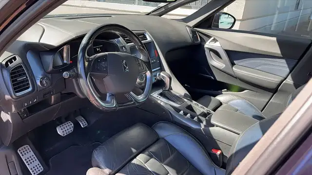 DS Automobiles DS 5 view 8