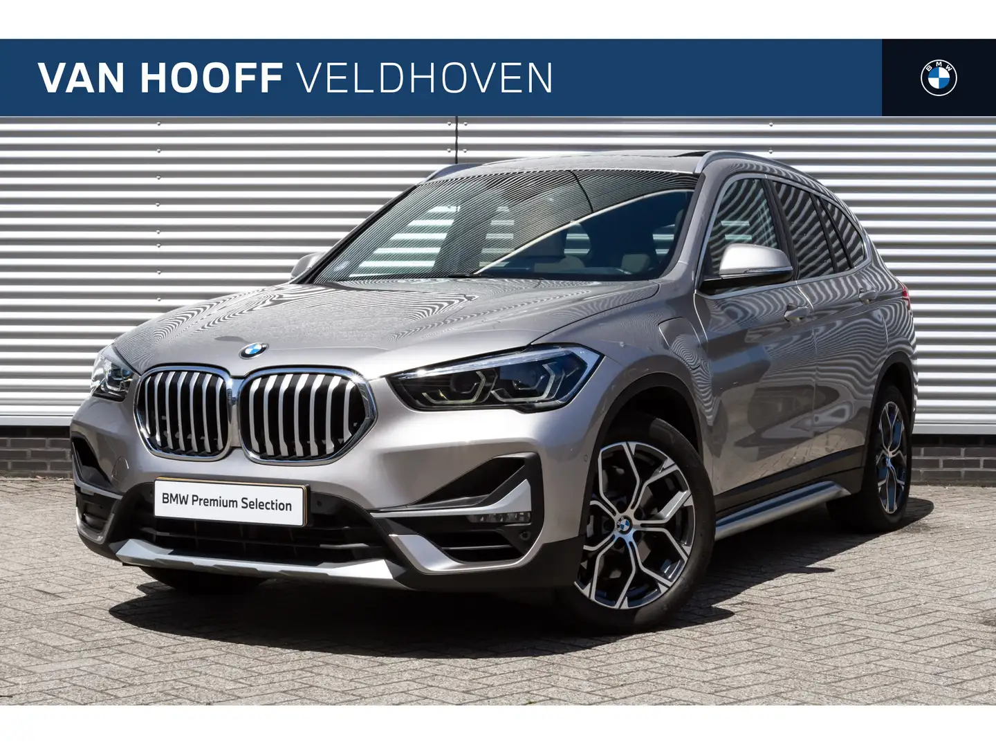 BMW X1 xDrive25e xLine Automaat / Panoramadak / Trekhaak Zilver - 1