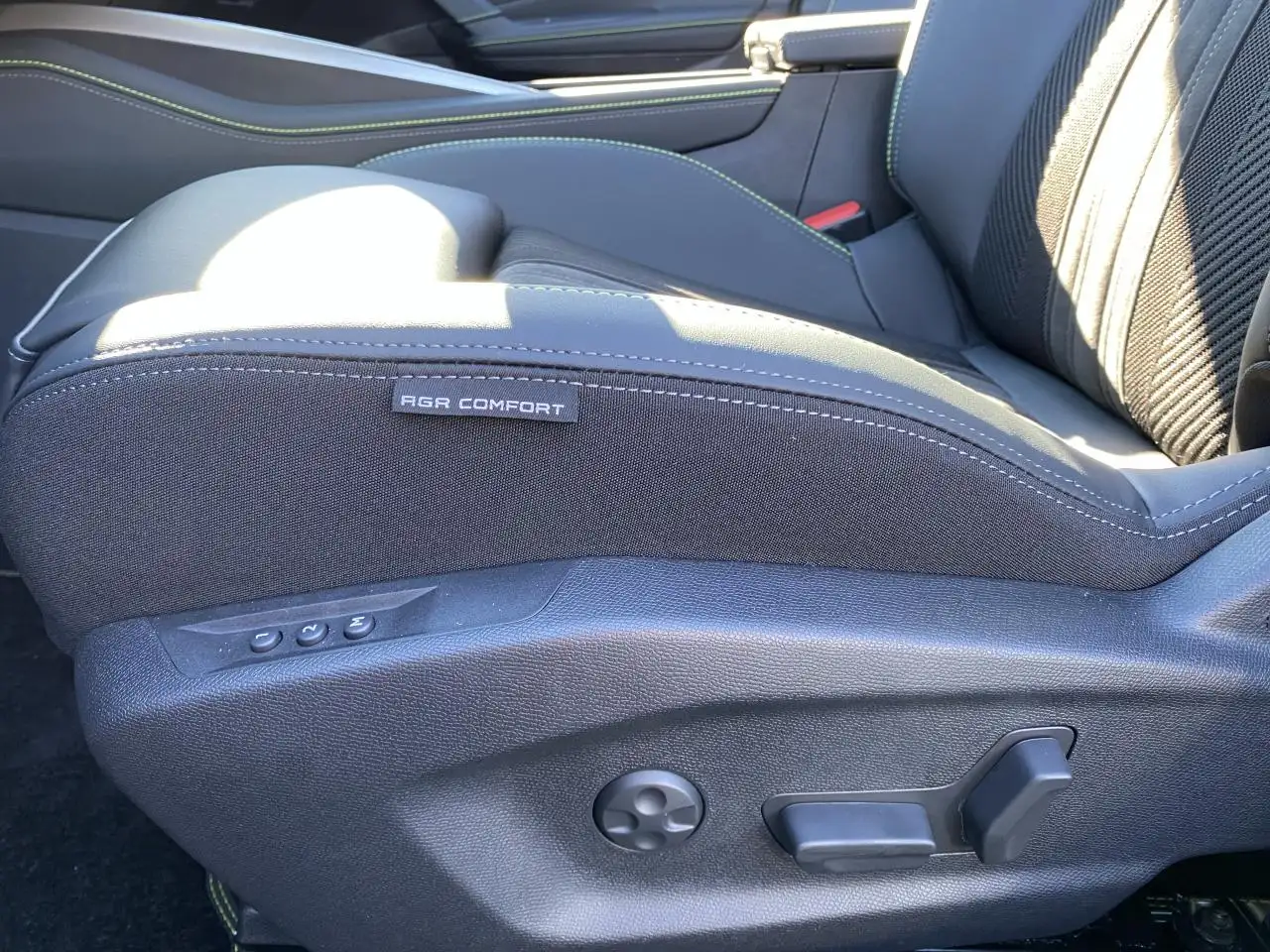 Peugeot 308 2026 — фото 8