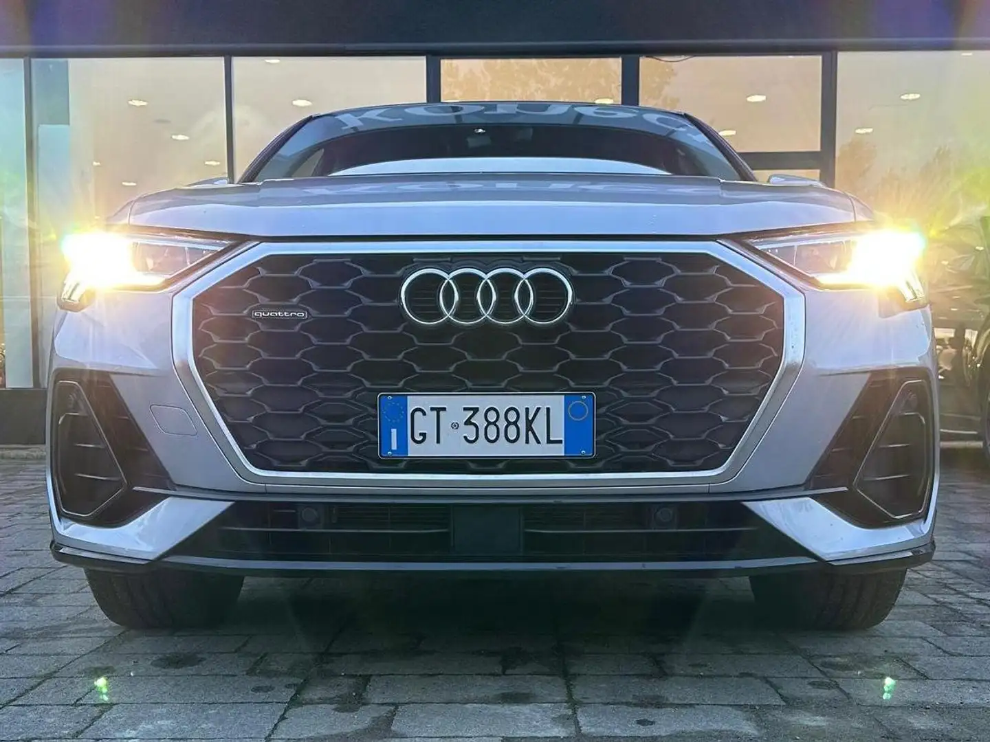 Audi Q3 SPB 35 2.0 tdi Business Plus quattro s-tronic Silber - 2