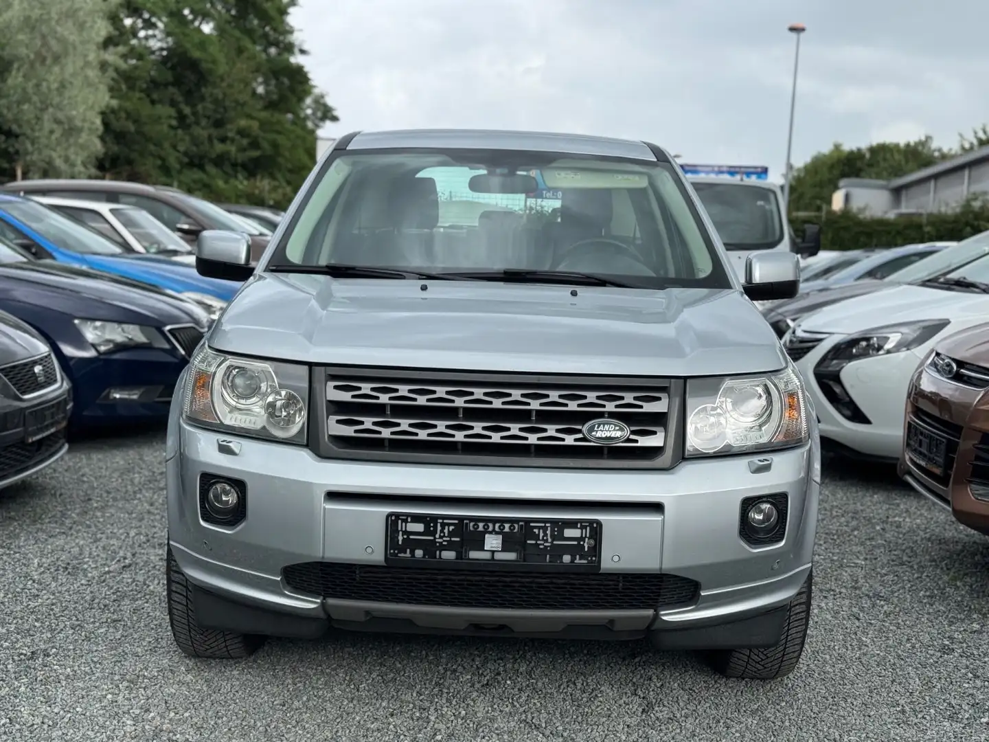 Land Rover Freelander 2 SE TD4*Automatik*TÜV 6/2027 Zilver - 2