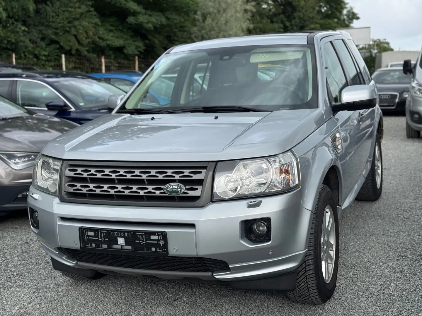 Land Rover Freelander 2 SE TD4*Automatik*TÜV 6/2027 Zilver - 1