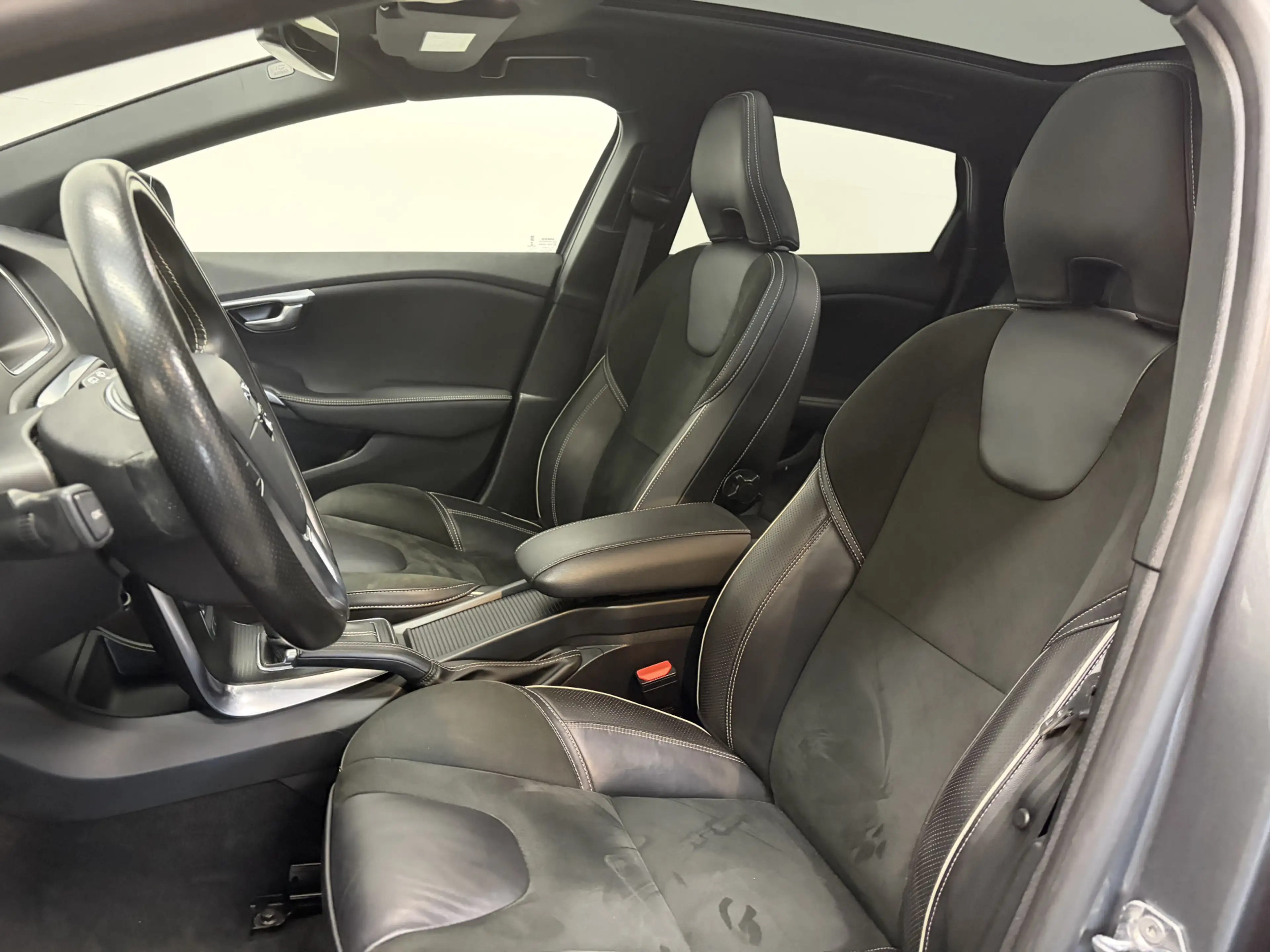 Volvo V40 T3 153pk AUT6 Polar+ Sport Trekhaak 1500kg/ Clima/ — photo 4