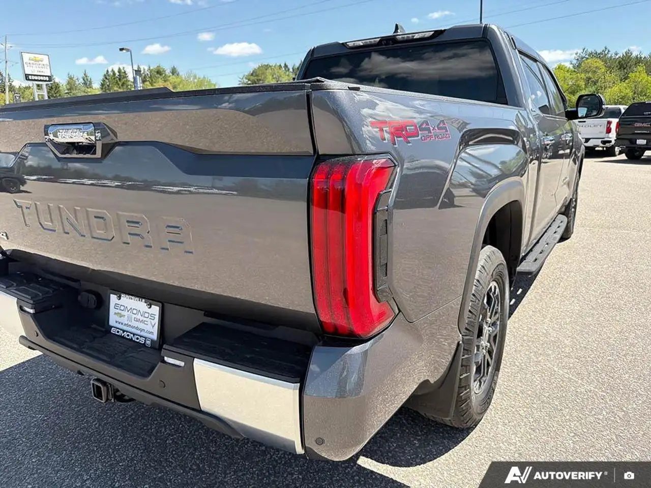Toyota Tundra снимка Toyota Tundra