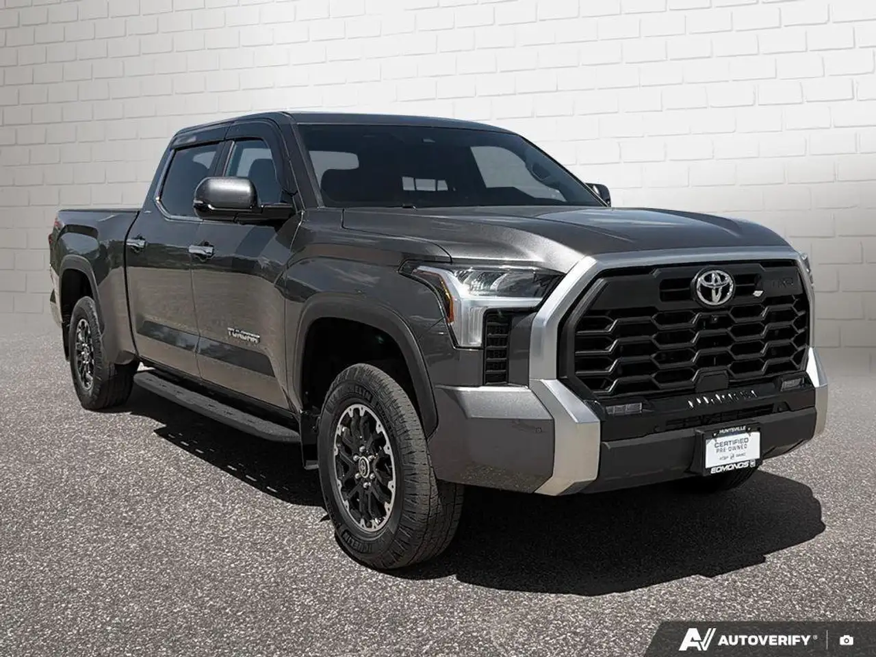 Toyota Tundra снимка Toyota Tundra