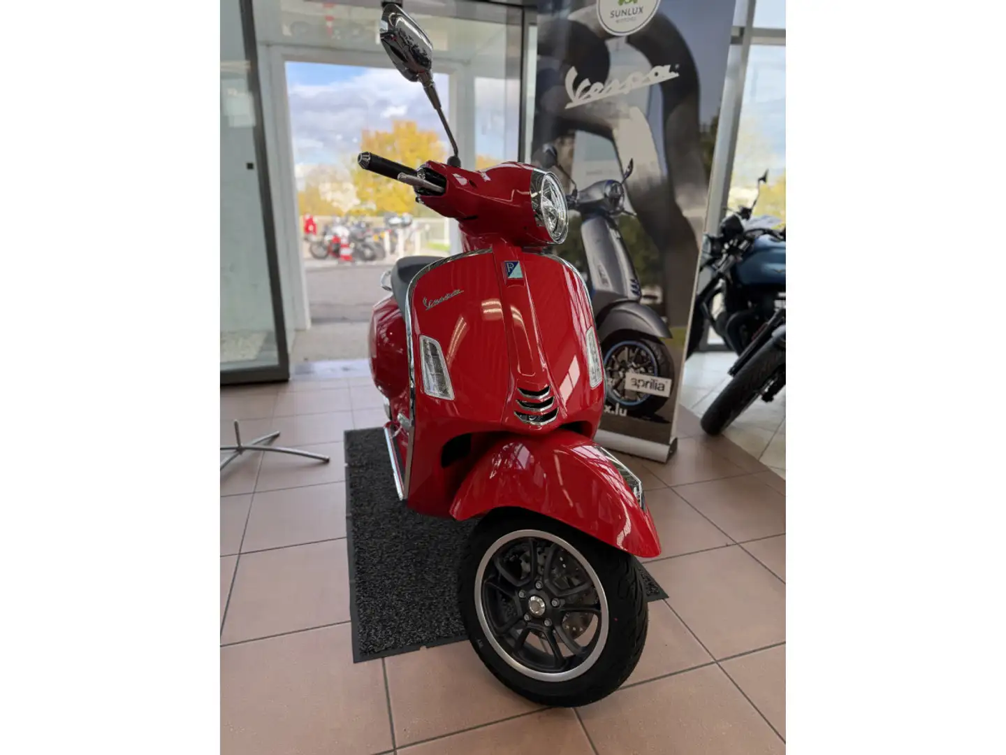 Vespa GTS Super 125 - 1