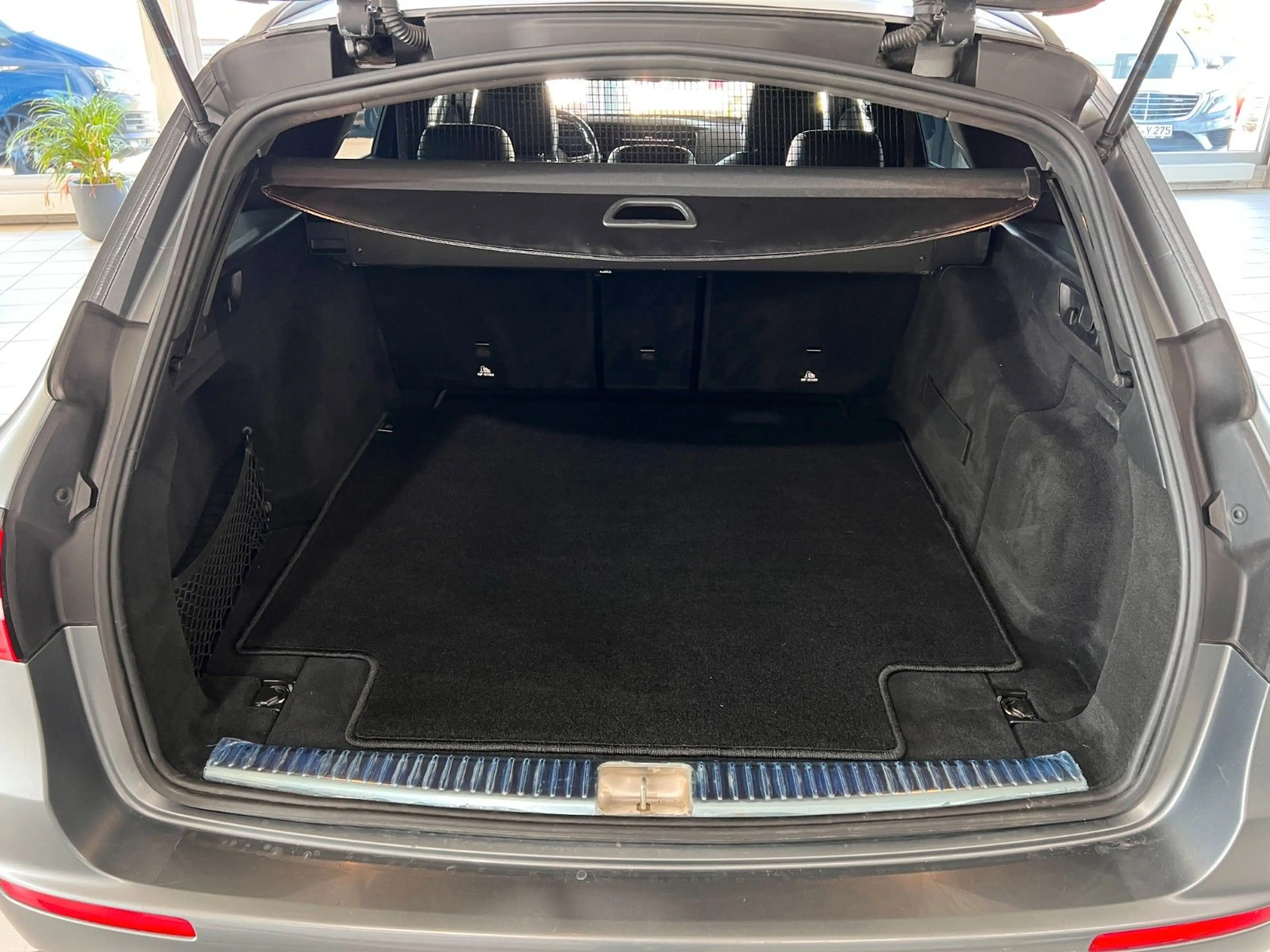 Mercedes-Benz E 400 d T 4M AMG | MAGNO | BURM | DISTR+ | AHK — photo 22