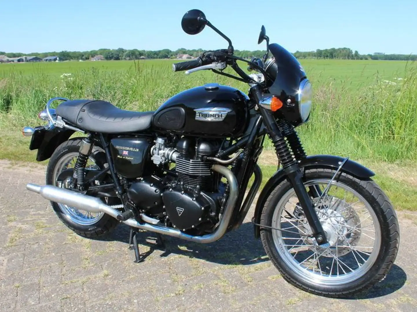 Triumph Bonneville T100 Nero - 1