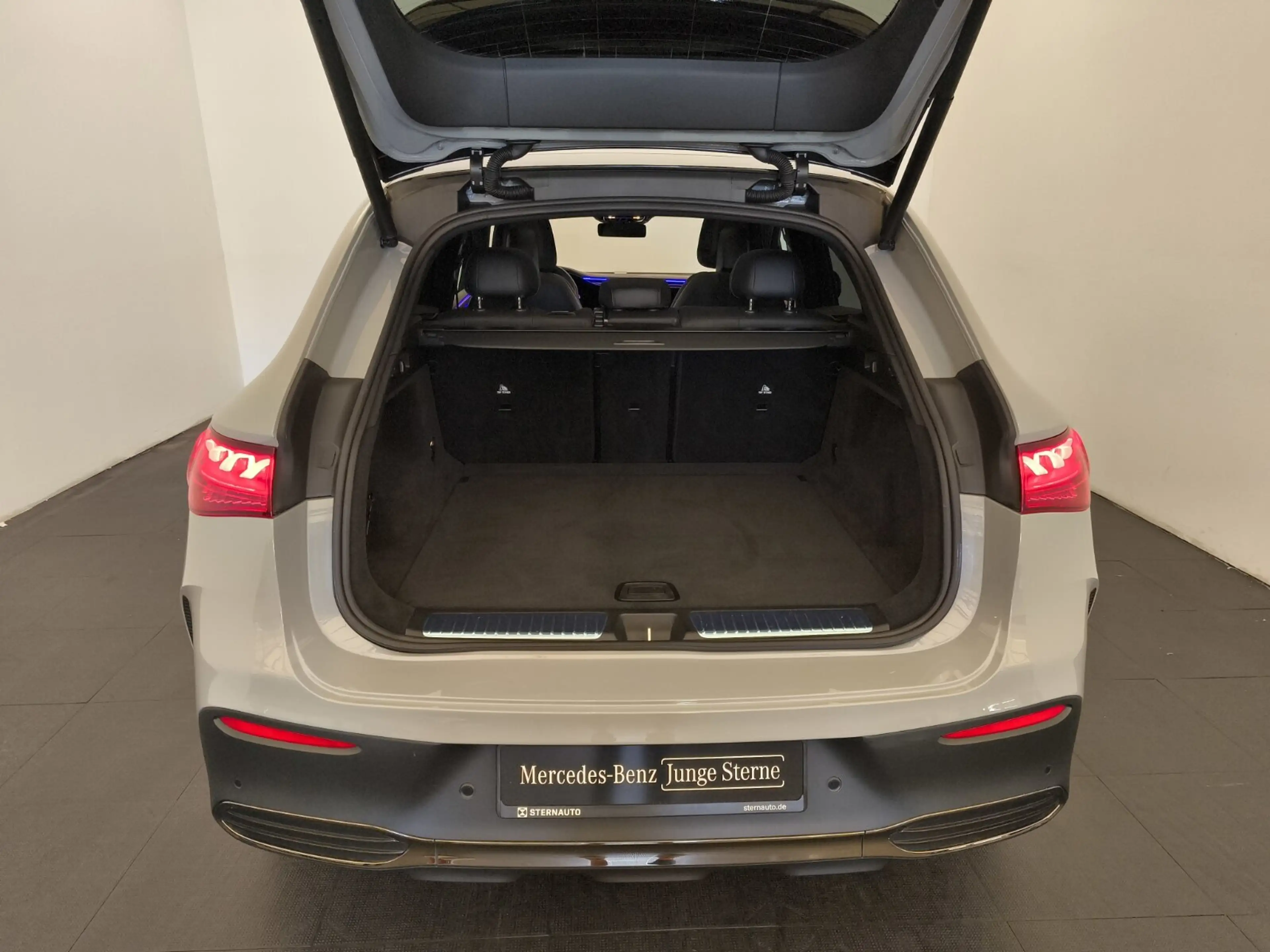Mercedes-Benz EQE SUV EQE 500 4M SUV AMG Premium+ Hyperscreen AHK Night — photo 10