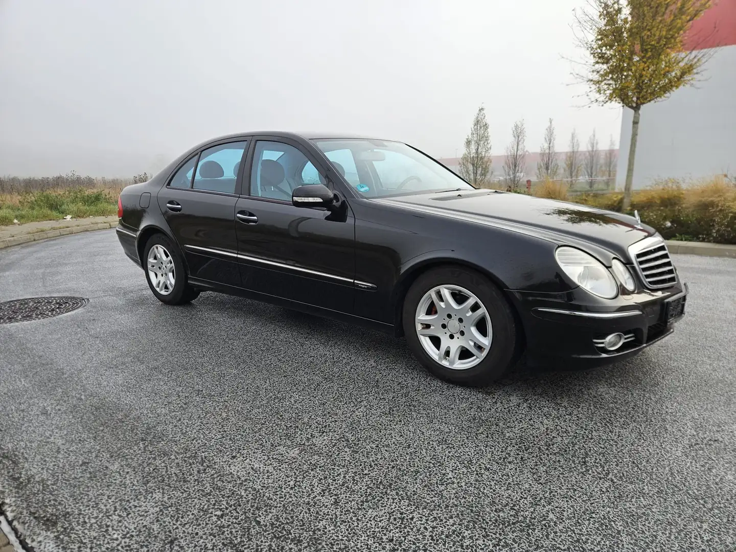 Mercedes-Benz E 200 E 200 Kompressor (211.041) Schwarz - 2