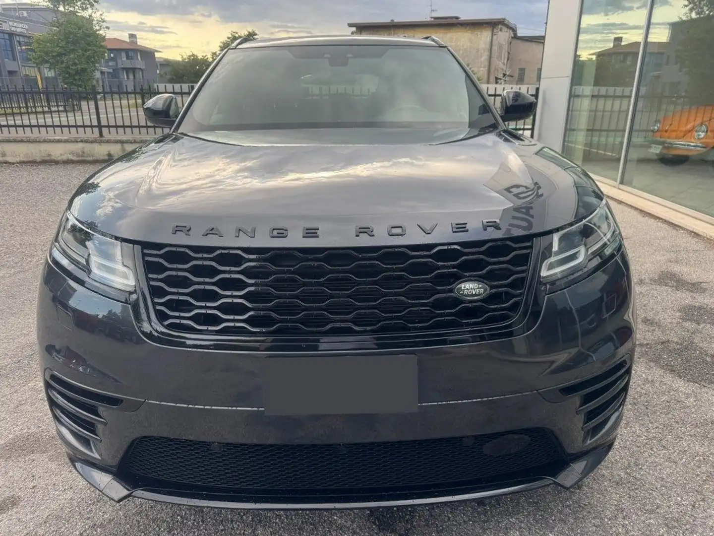 Land Rover Range Rover Velar 2.0D I4 240 CV R-Dynamic HSE Nero - 2