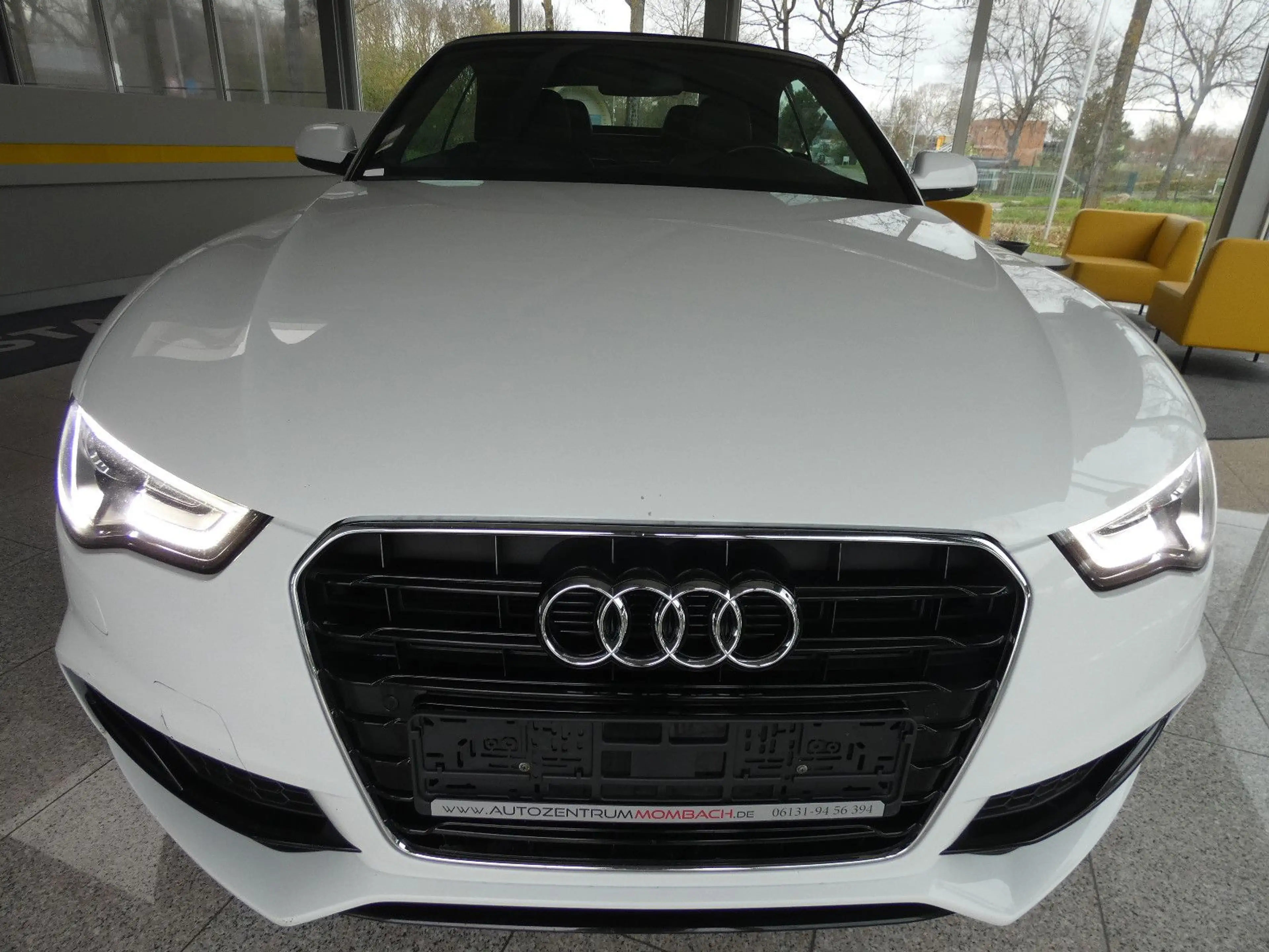 Audi A5 Cabriolet 2.0 TDI  quattro — photo 2