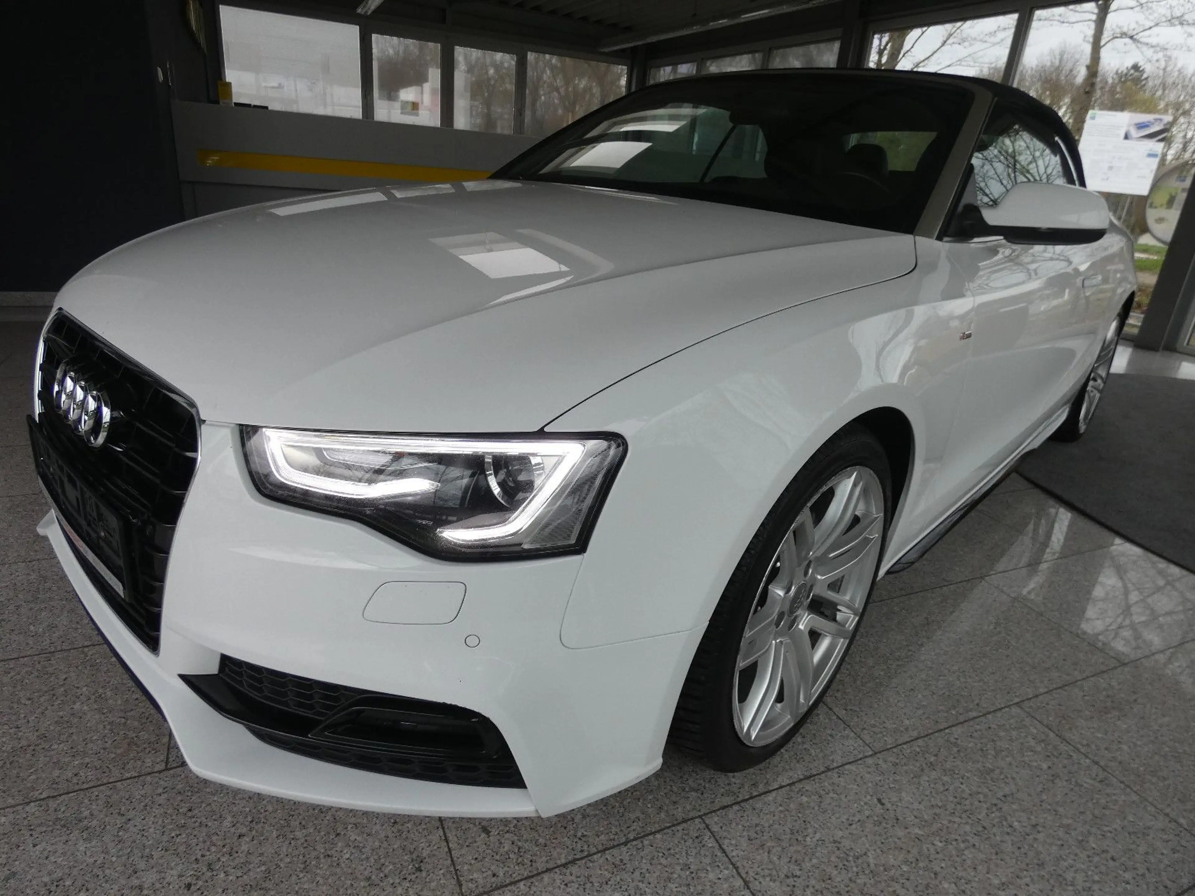 Audi A5 Cabriolet 2.0 TDI  quattro — photo 3