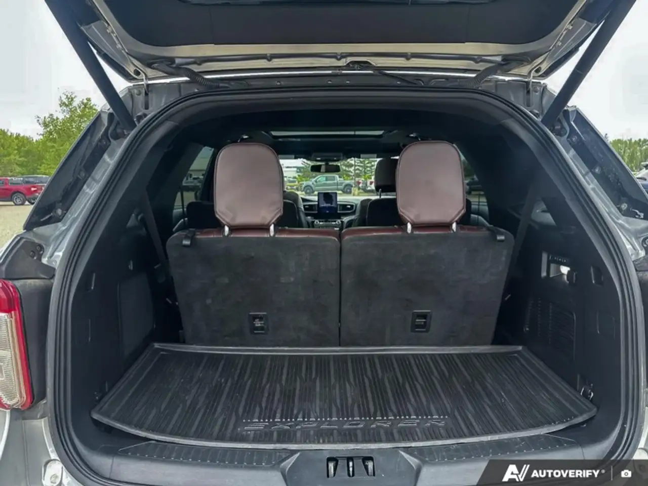 Ford Explorer снимка Ford Explorer