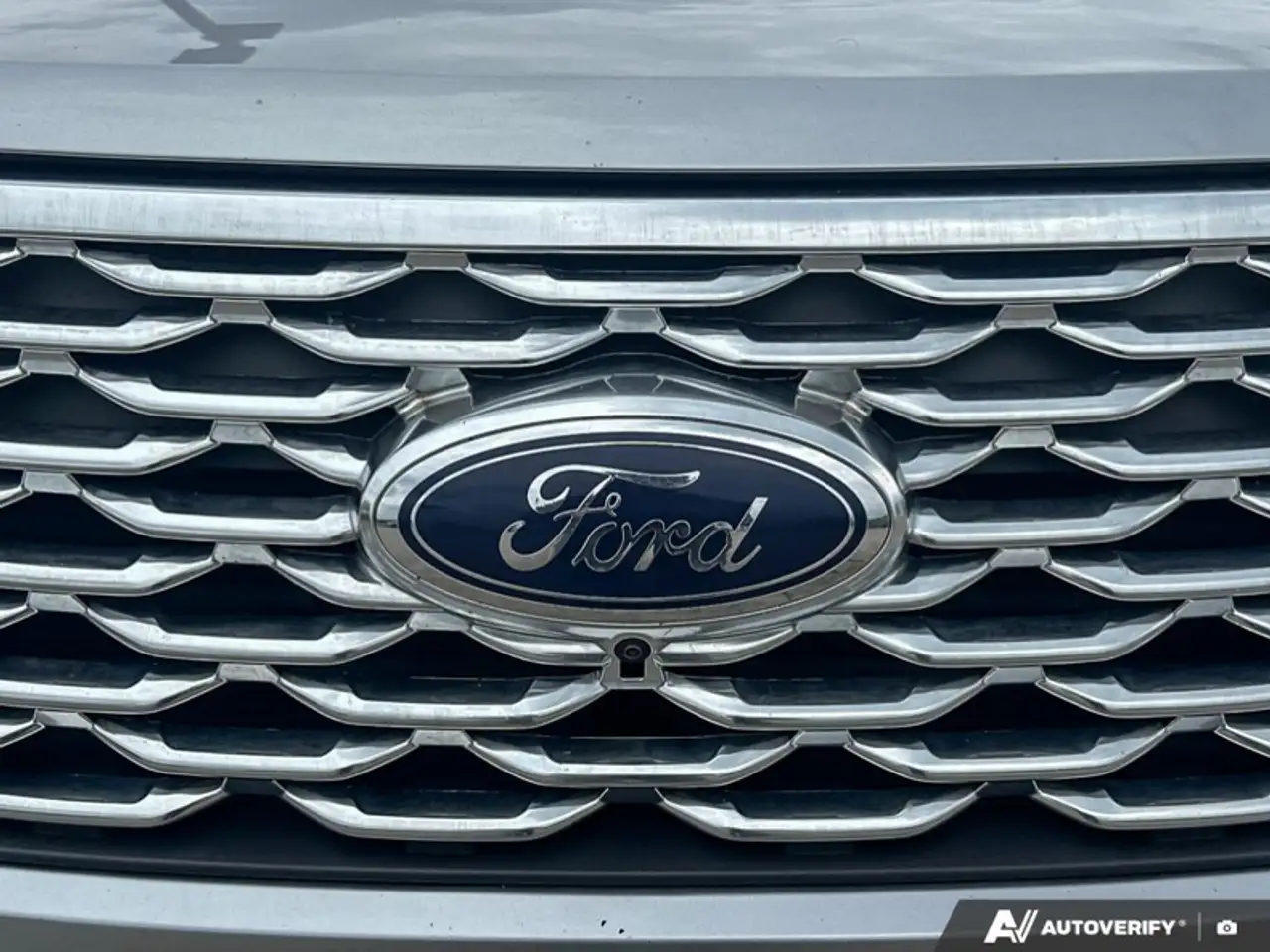 Ford Explorer снимка Ford Explorer
