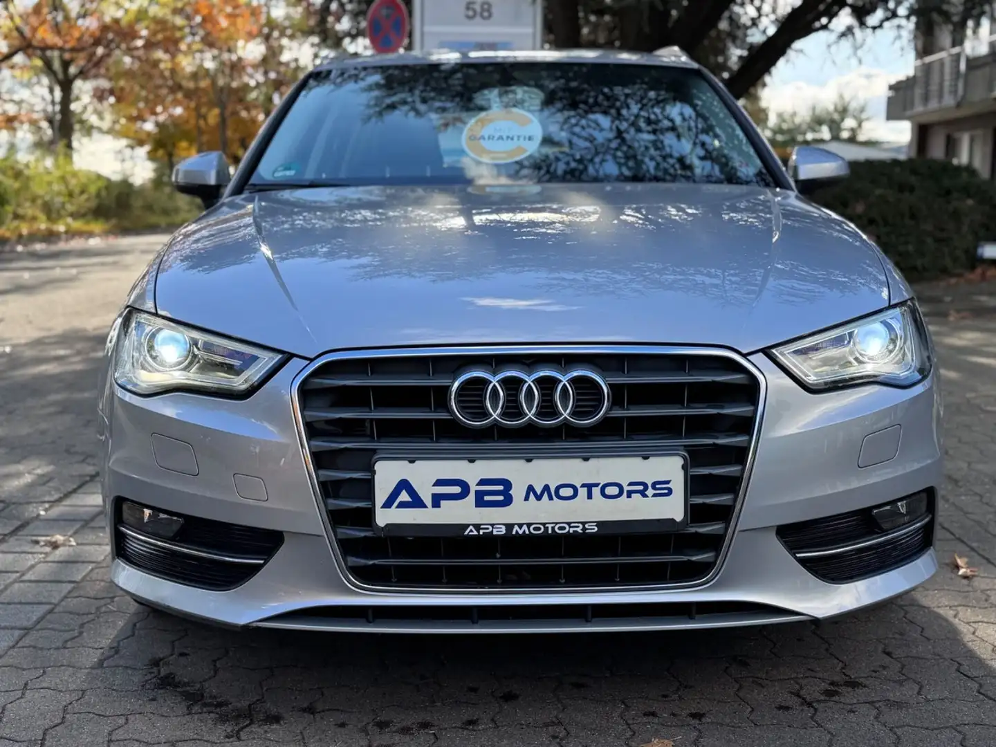 Audi A3 SB TFSI AMBITION BI-XENON NAVI SHZ 17" 1.HAND Silber - 2