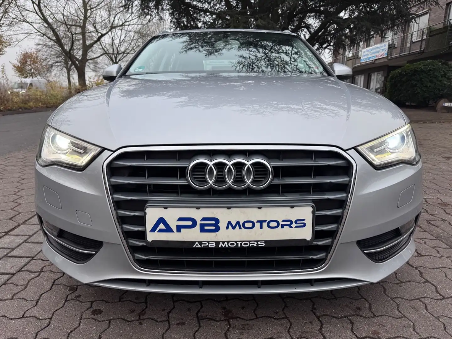 Audi A3 SB TFSI AMBITION BI-XENON NAVI SHZ 17" 1.HAND Argent - 2