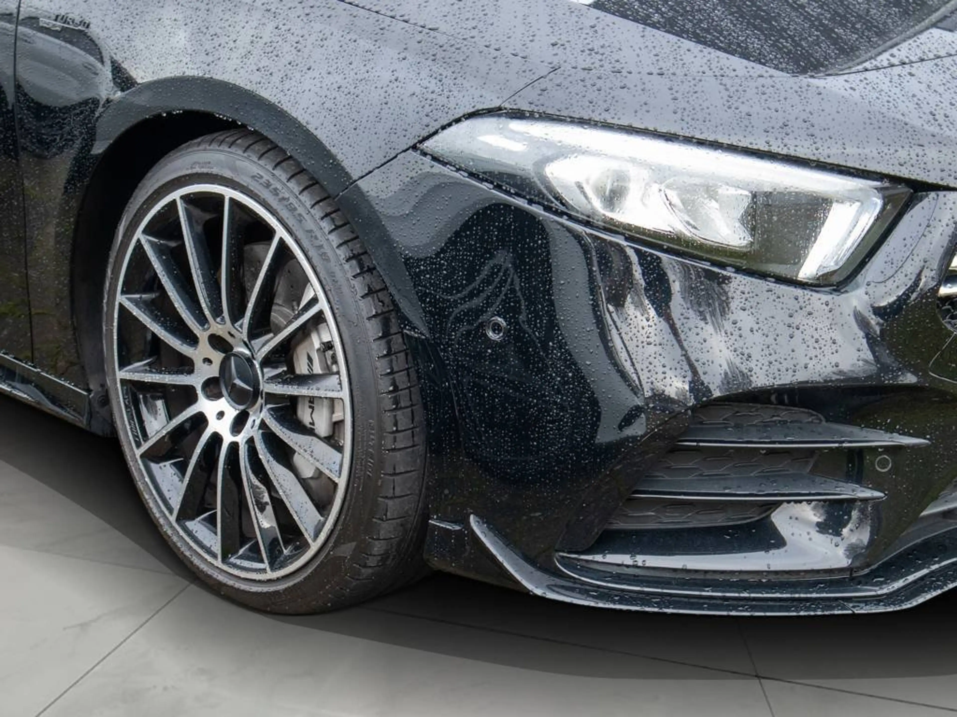 Mercedes-Benz A 35 AMG 4M Limousine Night+Pano+Perf-Sitz+LED — photo 13