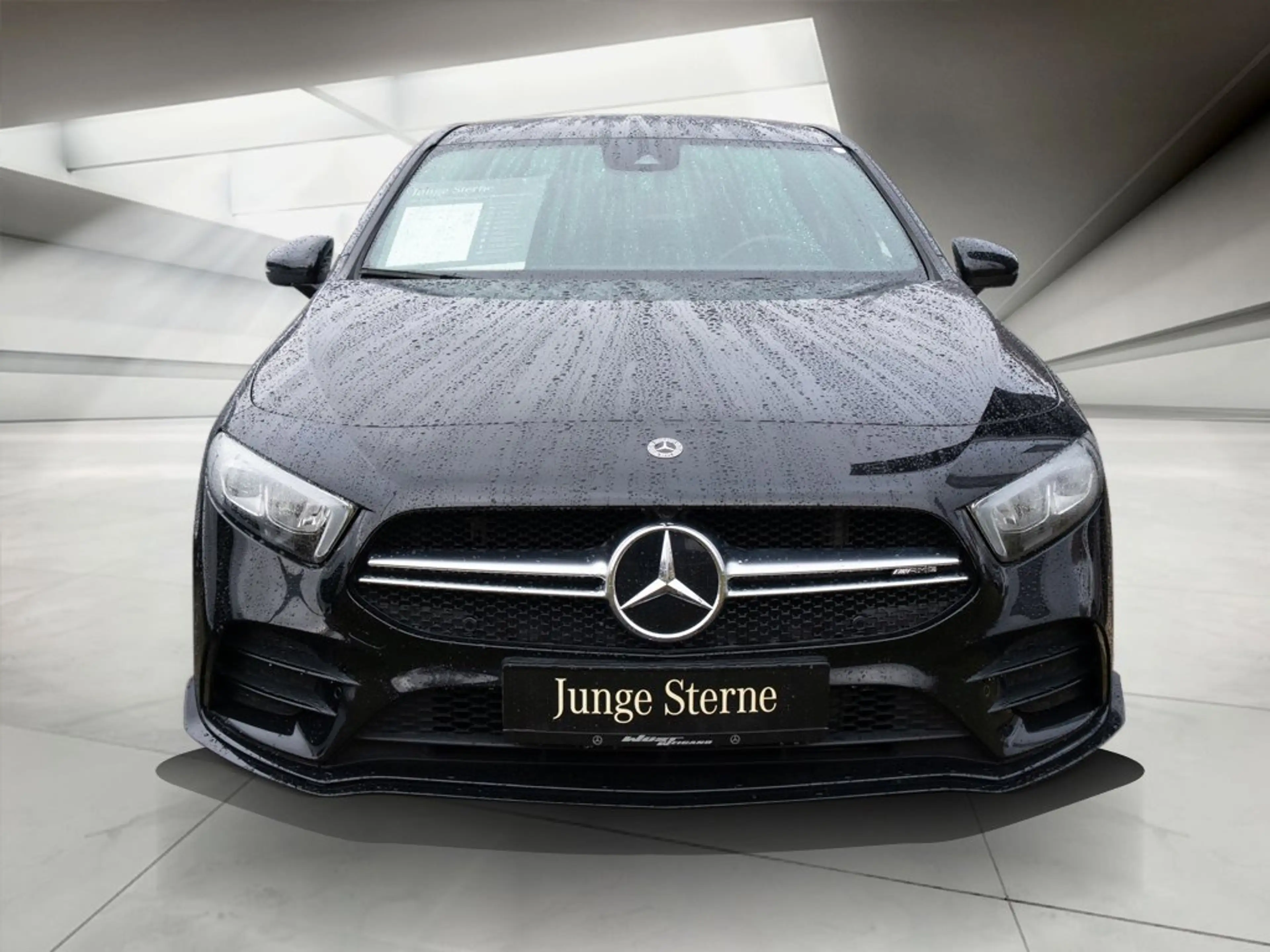 Mercedes-Benz A 35 AMG 4M Limousine Night+Pano+Perf-Sitz+LED — photo 2