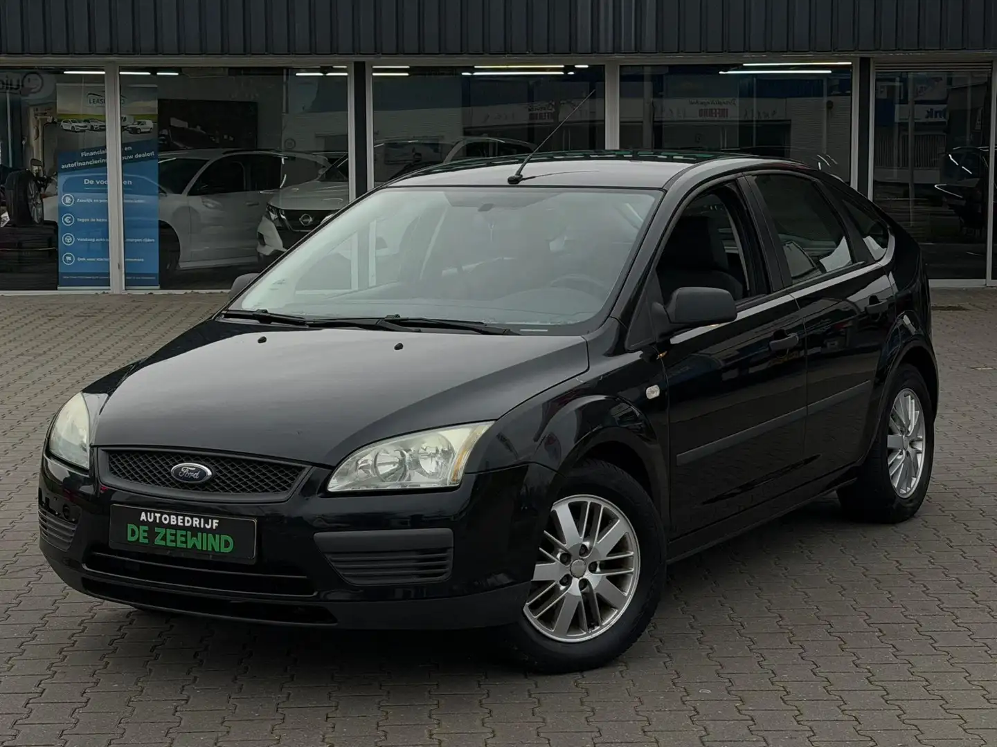 Ford Focus 1.6-16V Trend Zwart - 2