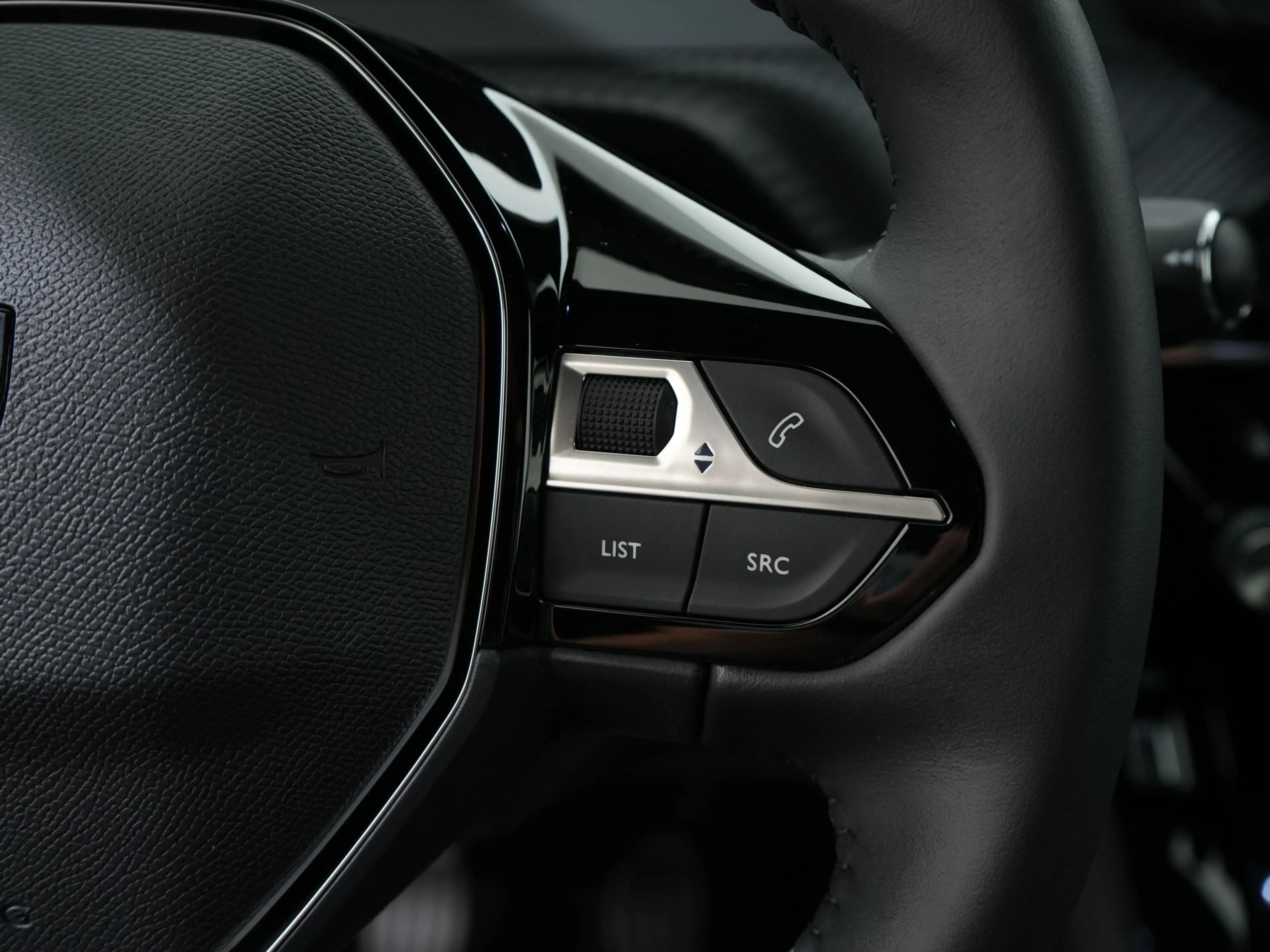 Peugeot 2008 1.2 HYBRID 145PK ALLURE E-DCS6 | Navi | Keyless | — photo 25