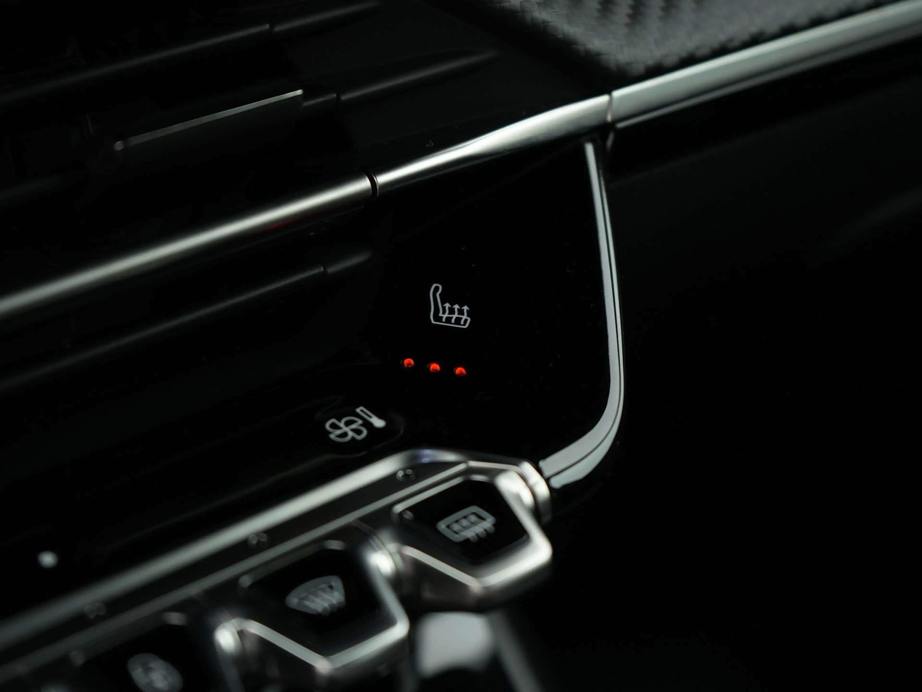 Peugeot 2008 1.2 HYBRID 145PK ALLURE E-DCS6 | Navi | Keyless | — photo 34