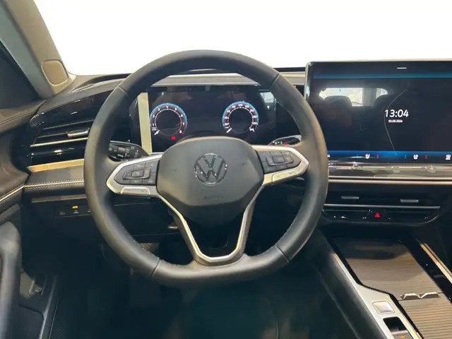 Volkswagen Passat view 13