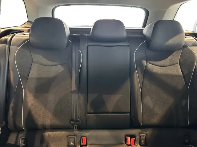 Volkswagen Passat view 11
