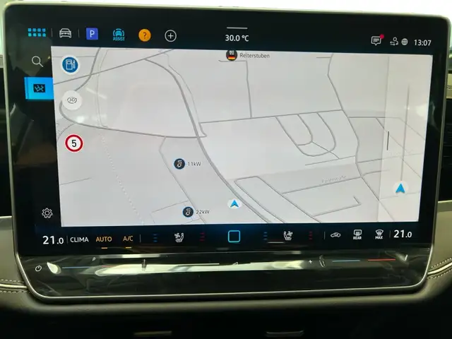Volkswagen Passat view 15