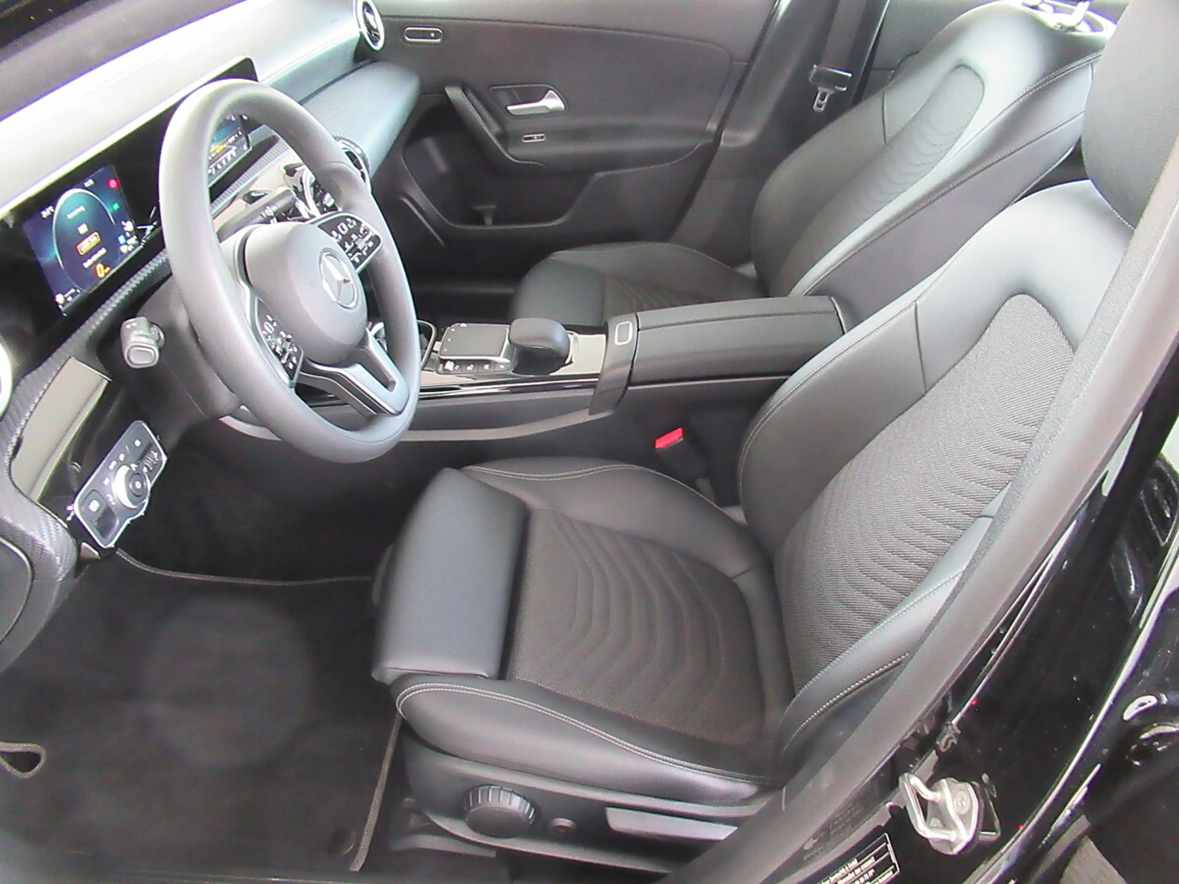 Mercedes-Benz A 250 e PHEV *Tempomat *Spurhalteassistent *Klimaauto... — photo 8