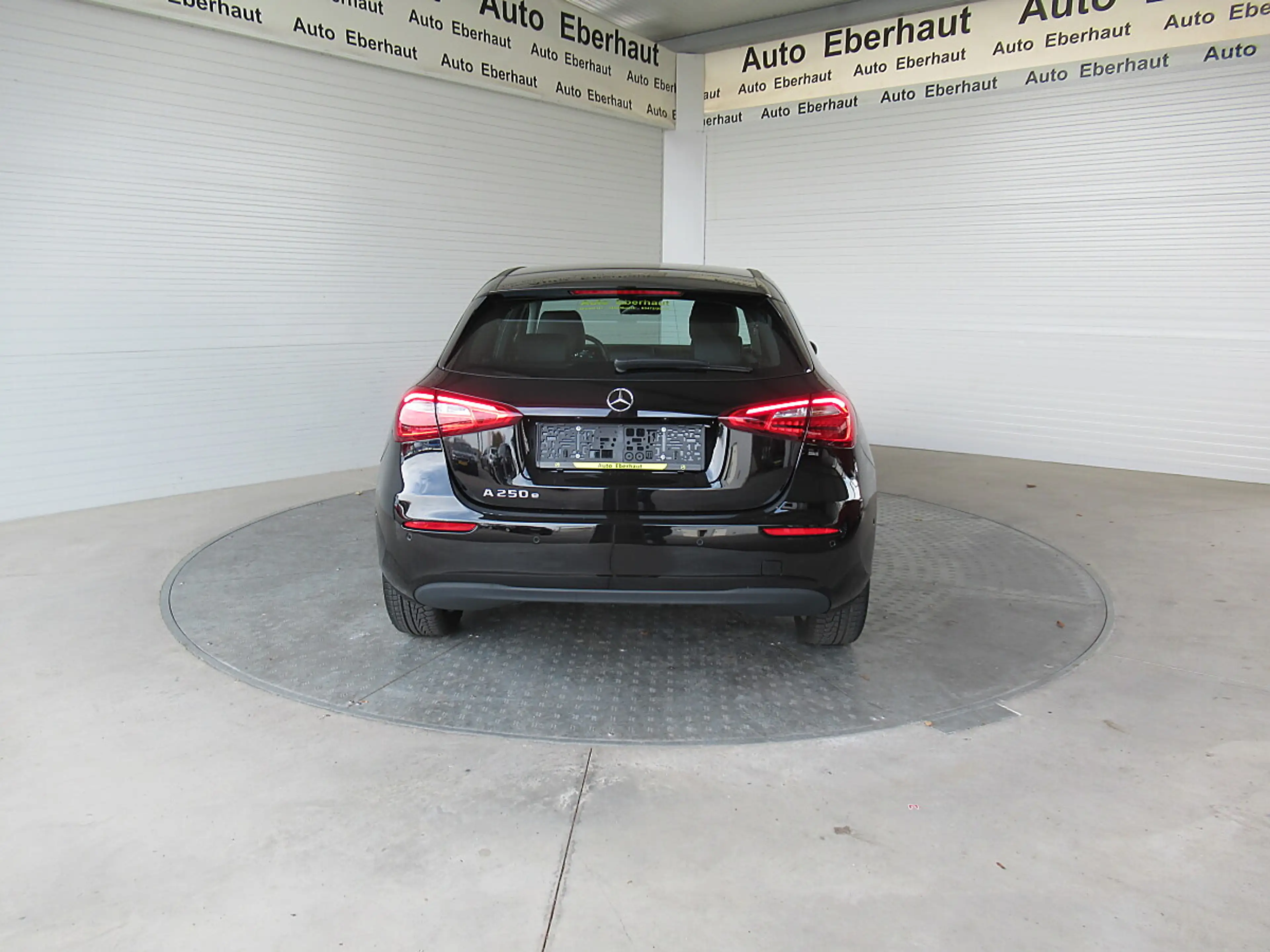 Mercedes-Benz A 250 e PHEV *Tempomat *Spurhalteassistent *Klimaauto... — photo 4