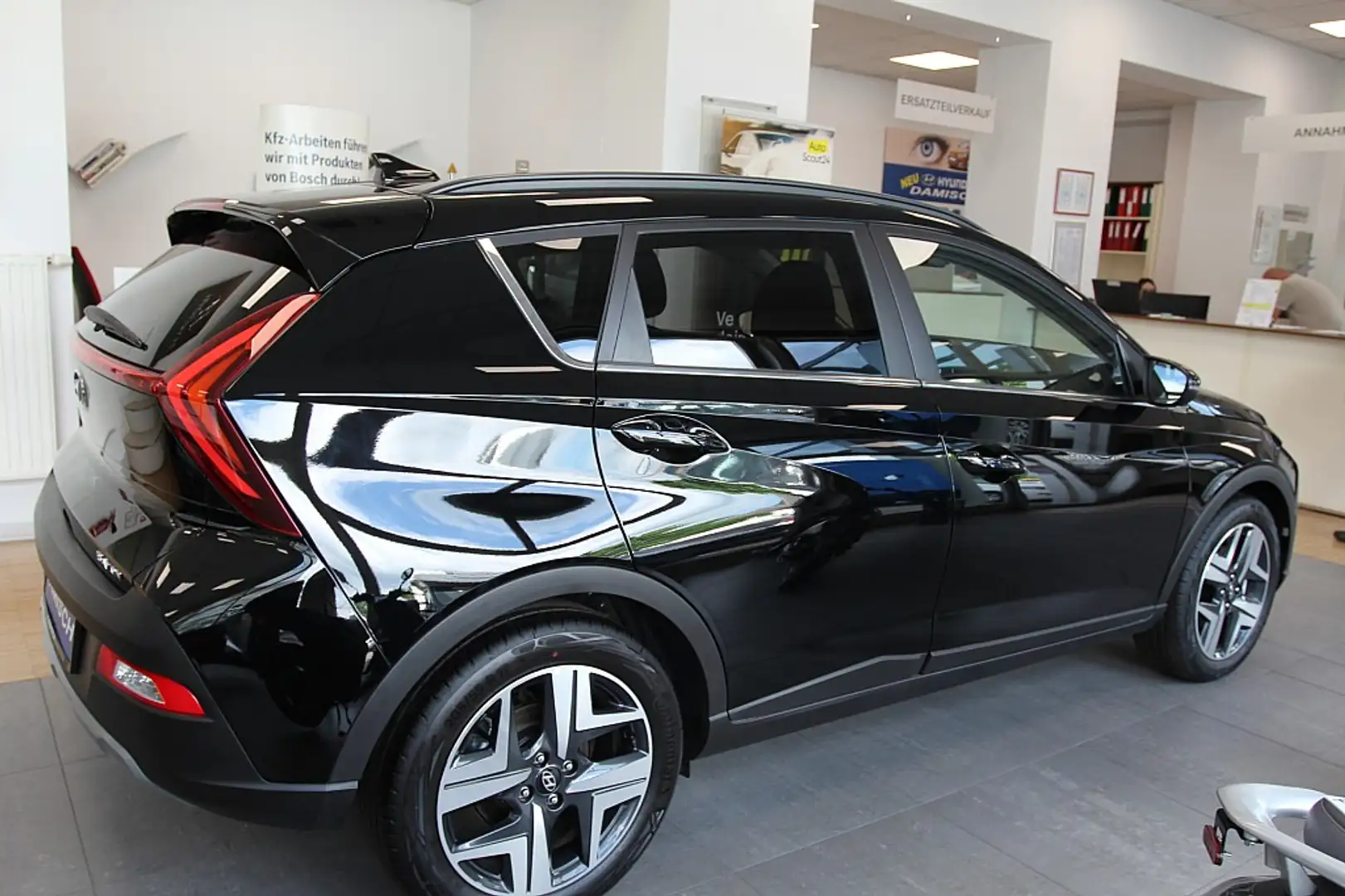 Hyundai BAYON Bayon 1,0 T-GDI Trend Line Schwarz - 2
