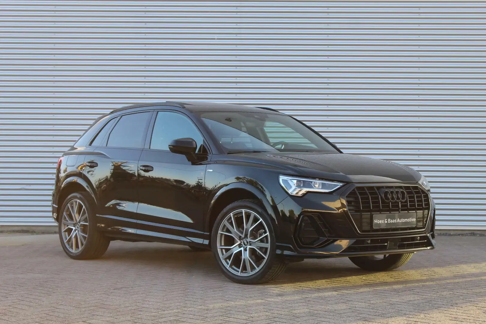 Audi Q3 45 TFSI e S-Line/Panodak/Black Optiek/Adapt cruise Zwart - 2