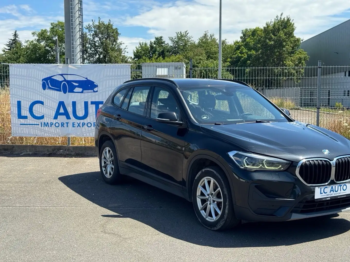 BMW X1 sDrive 20 d Advantage Schwarz - 2