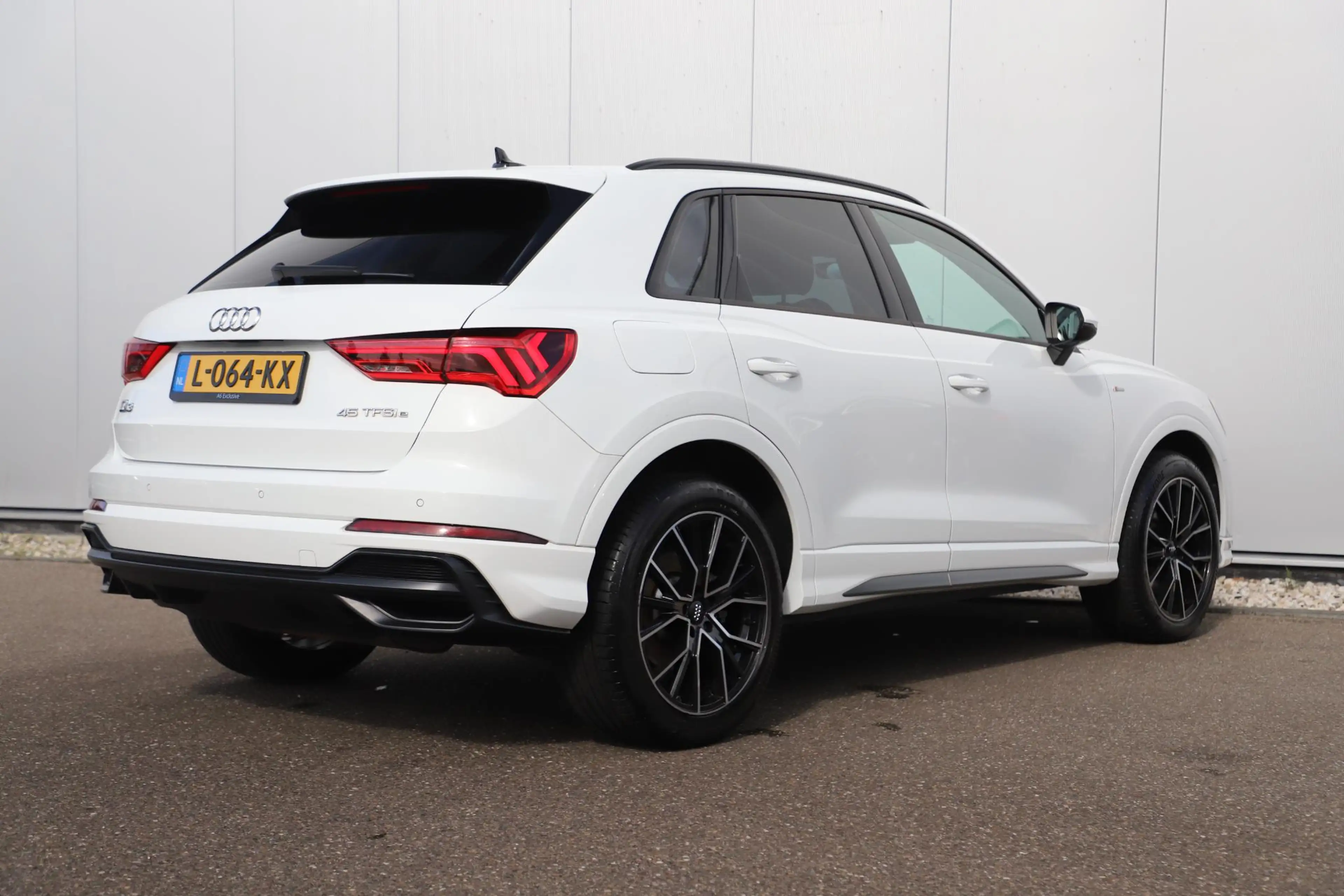 Audi Q3 45 TFSI e S edition Automaat 19 inch LMV Half Lede — photo 4