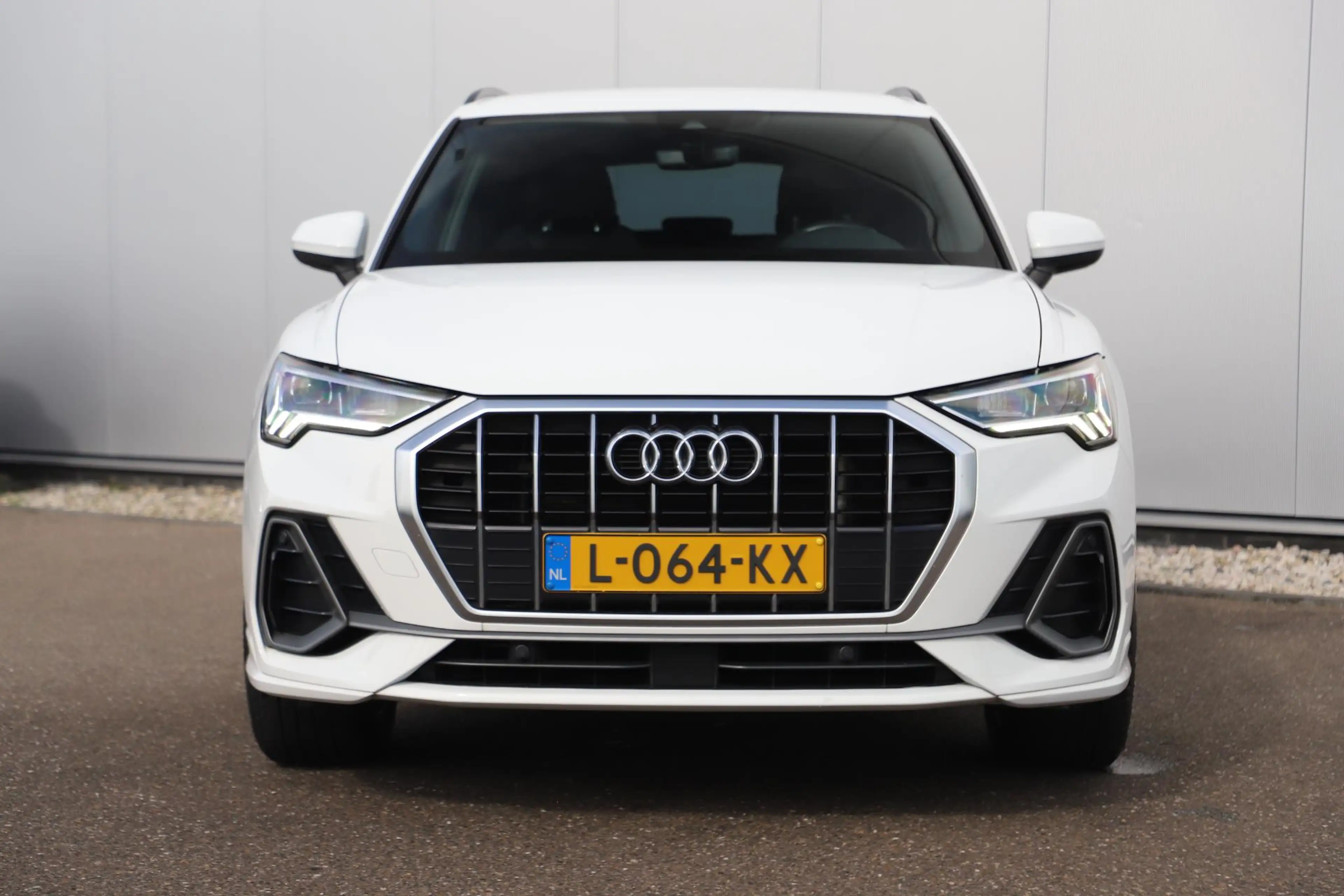 Audi Q3 45 TFSI e S edition Automaat 19 inch LMV Half Lede — photo 2