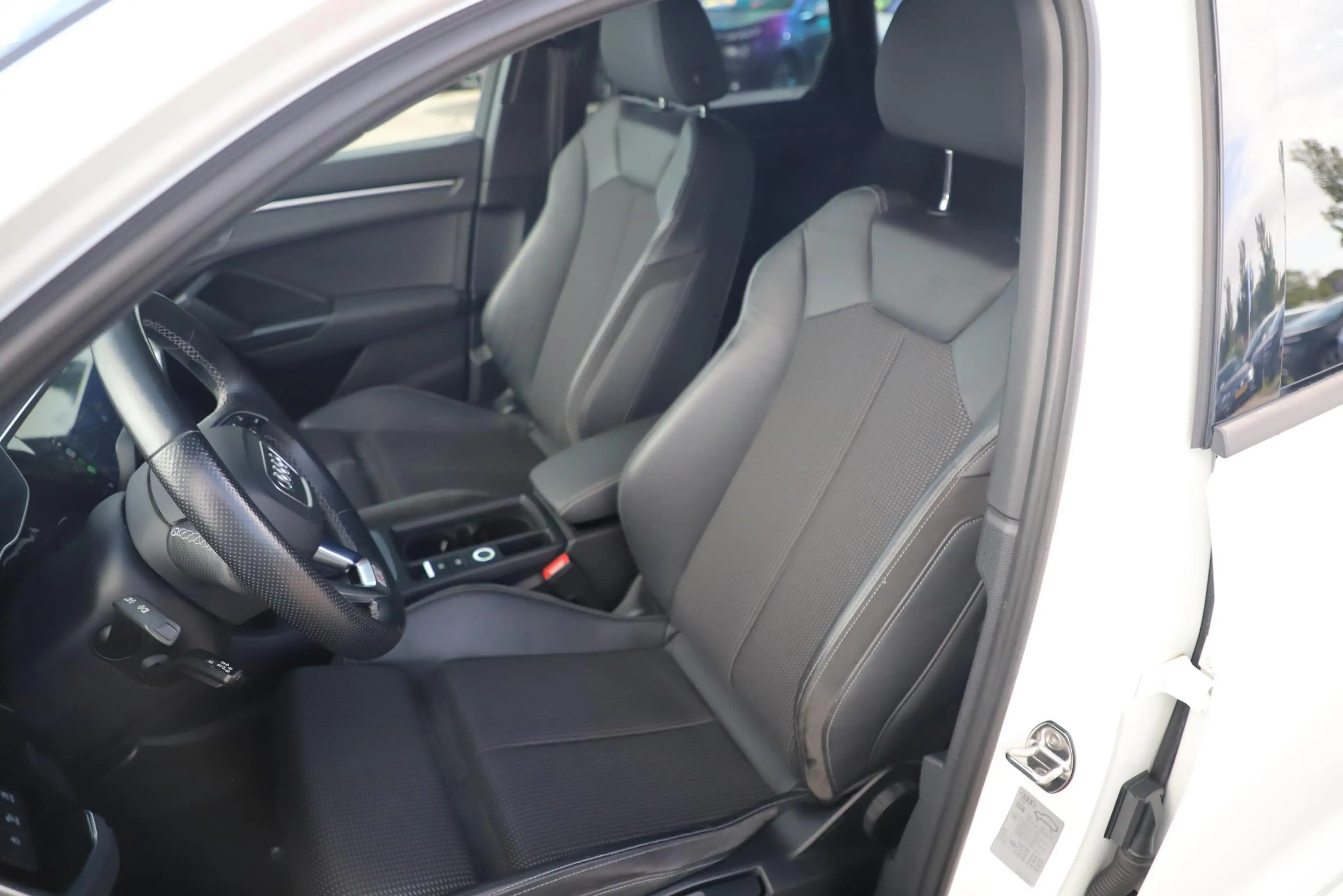Audi Q3 45 TFSI e S edition Automaat 19 inch LMV Half Lede — photo 6