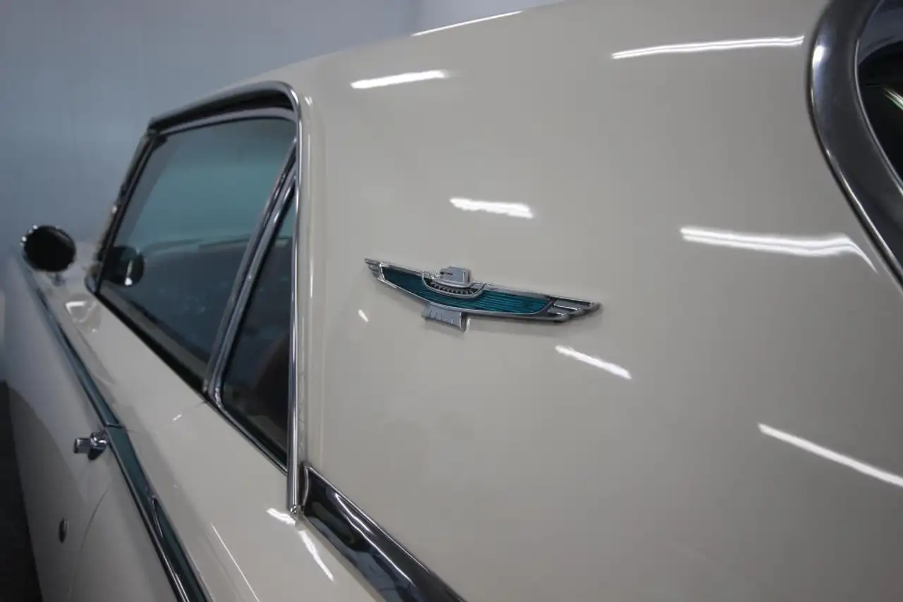 Ford Thunderbird снимка Ford Thunderbird