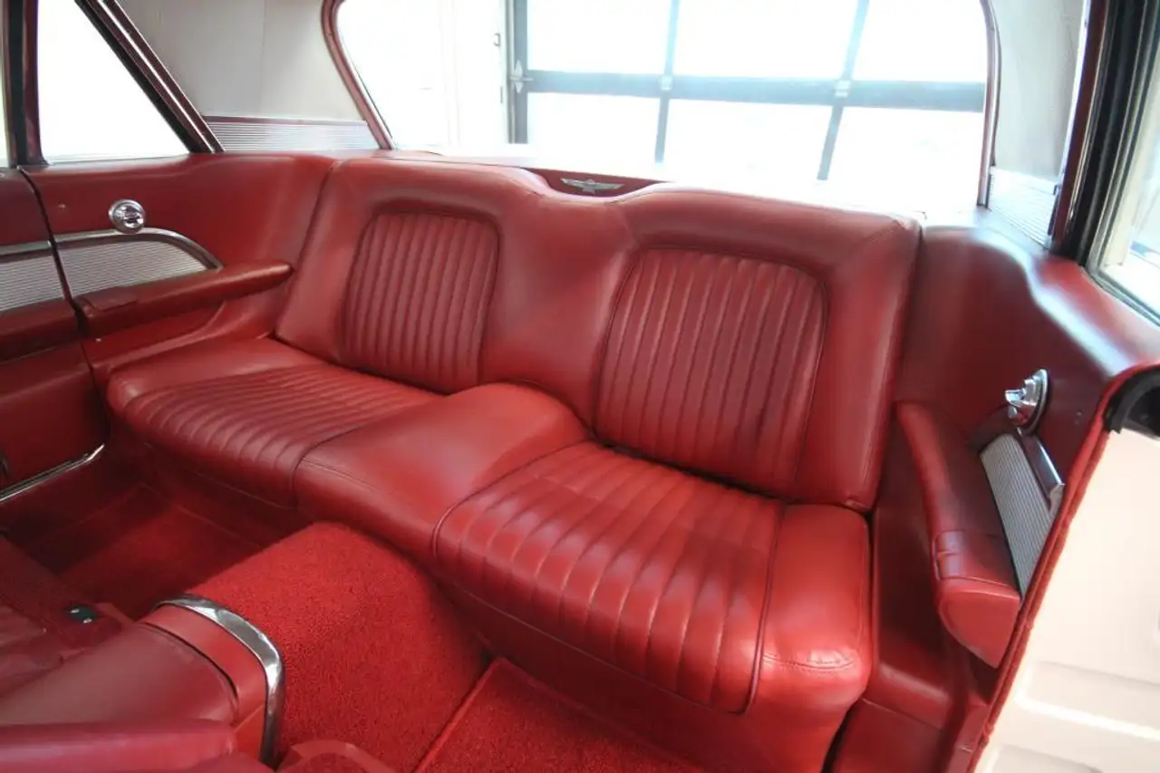 Ford Thunderbird снимка Ford Thunderbird