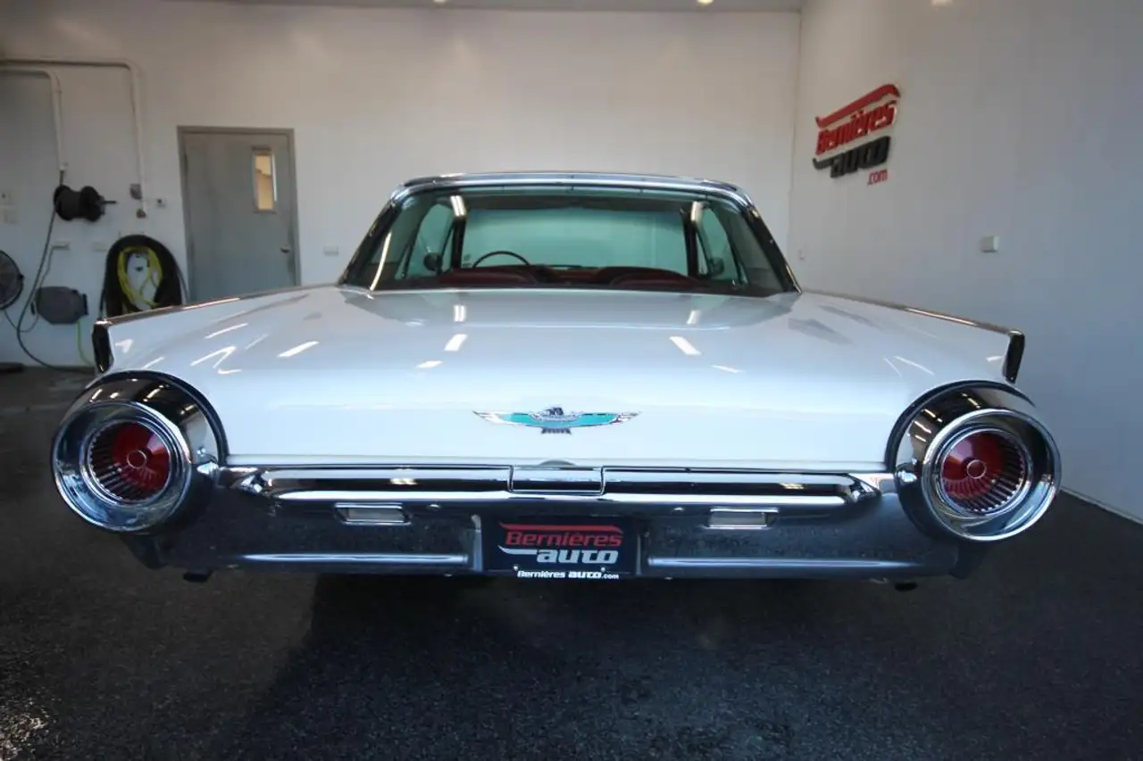 Ford Thunderbird снимка Ford Thunderbird