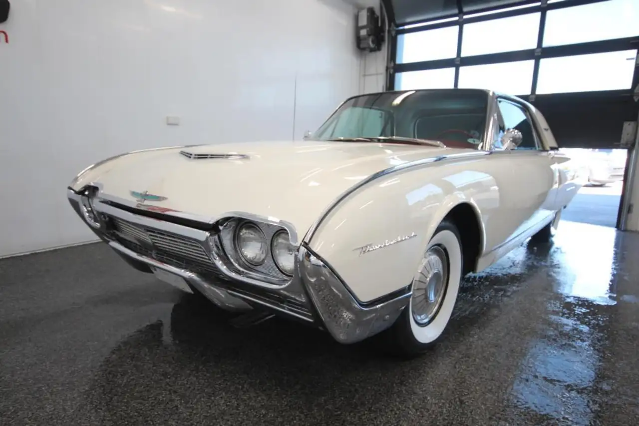 Ford Thunderbird снимка Ford Thunderbird