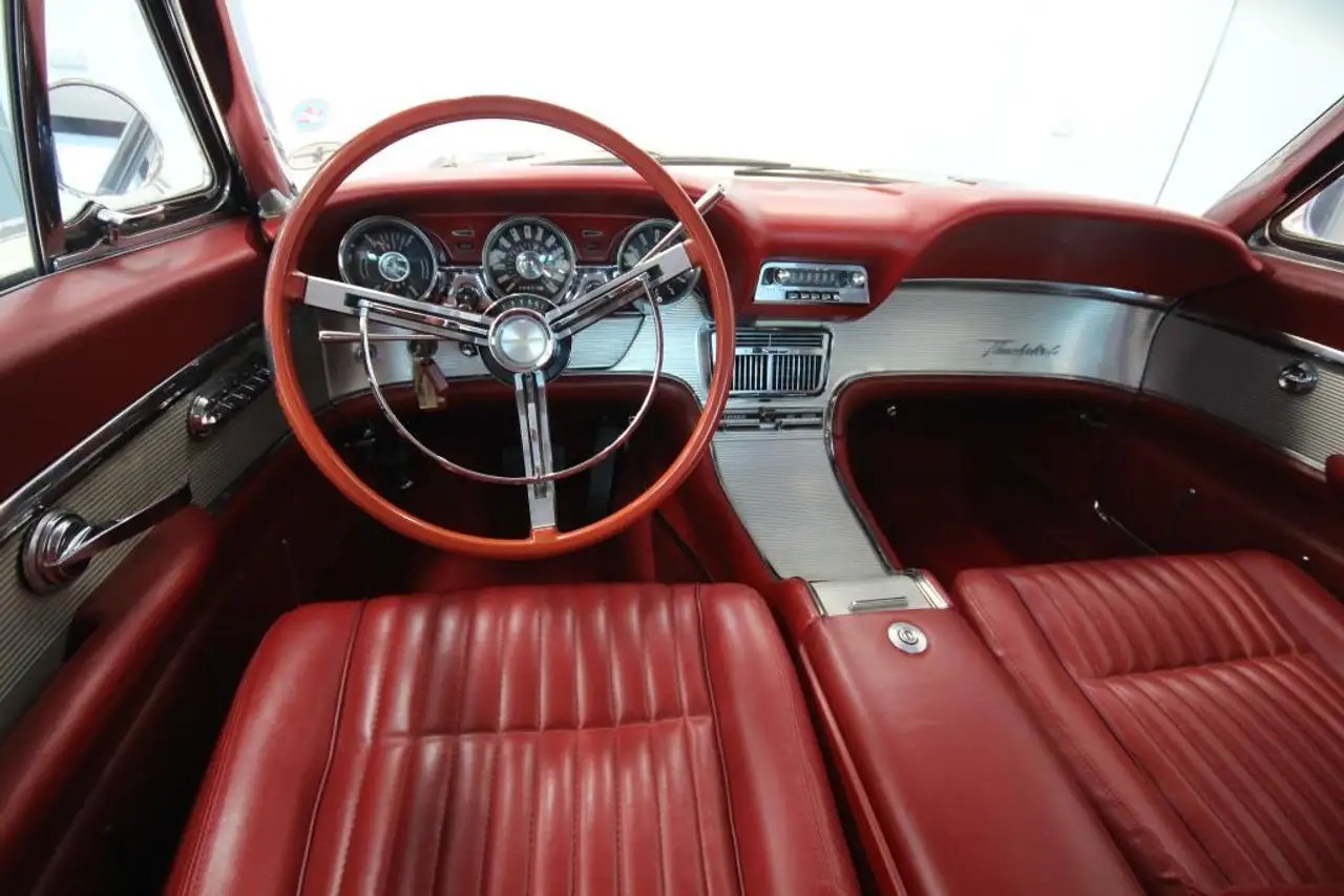 Ford Thunderbird снимка Ford Thunderbird