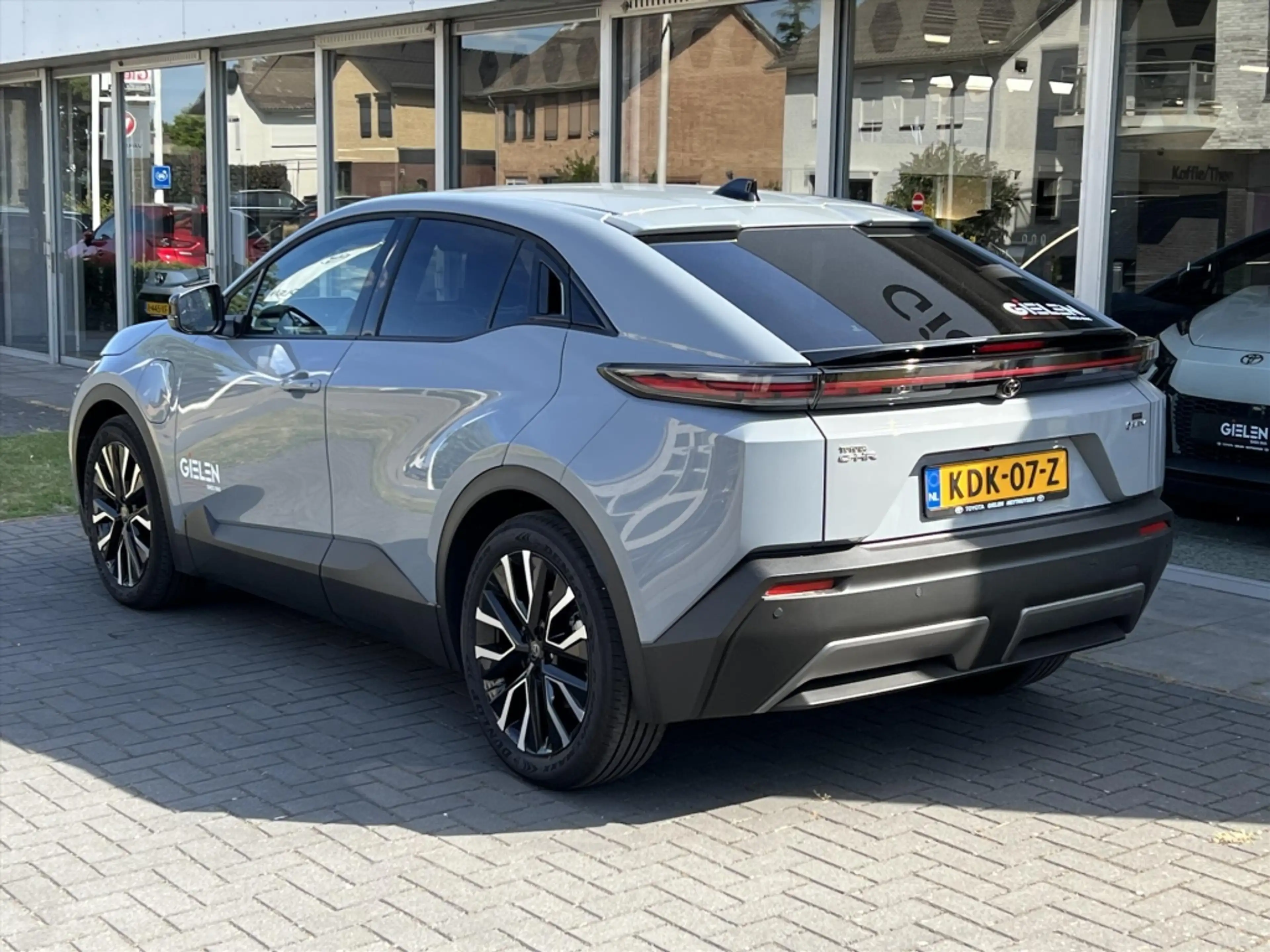 Toyota C-HR+ 77 kWh First Edition | 20 inch velgen, Elektrische — photo 3