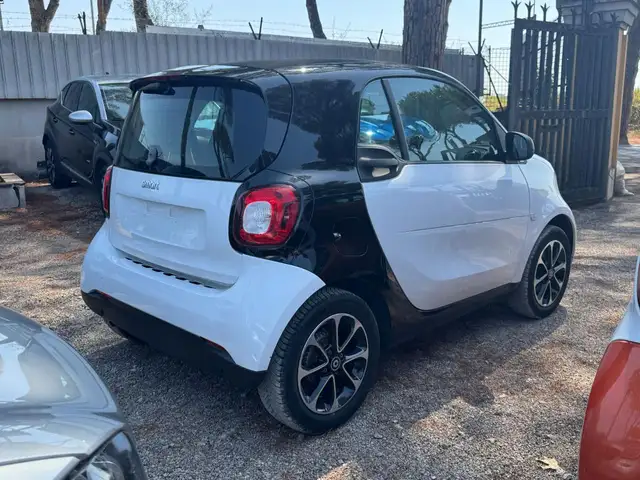 Smart Fortwo view 3