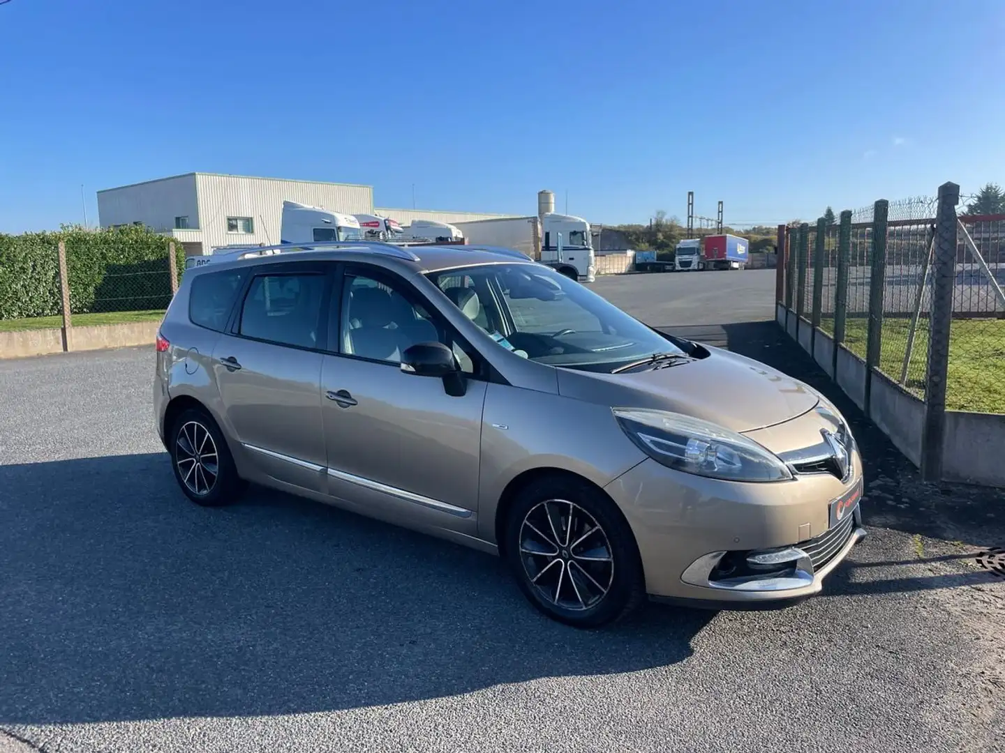 Renault Grand Scenic bose 1.6 dci 130 cv 7 places garantie 12 mois Beige - 2