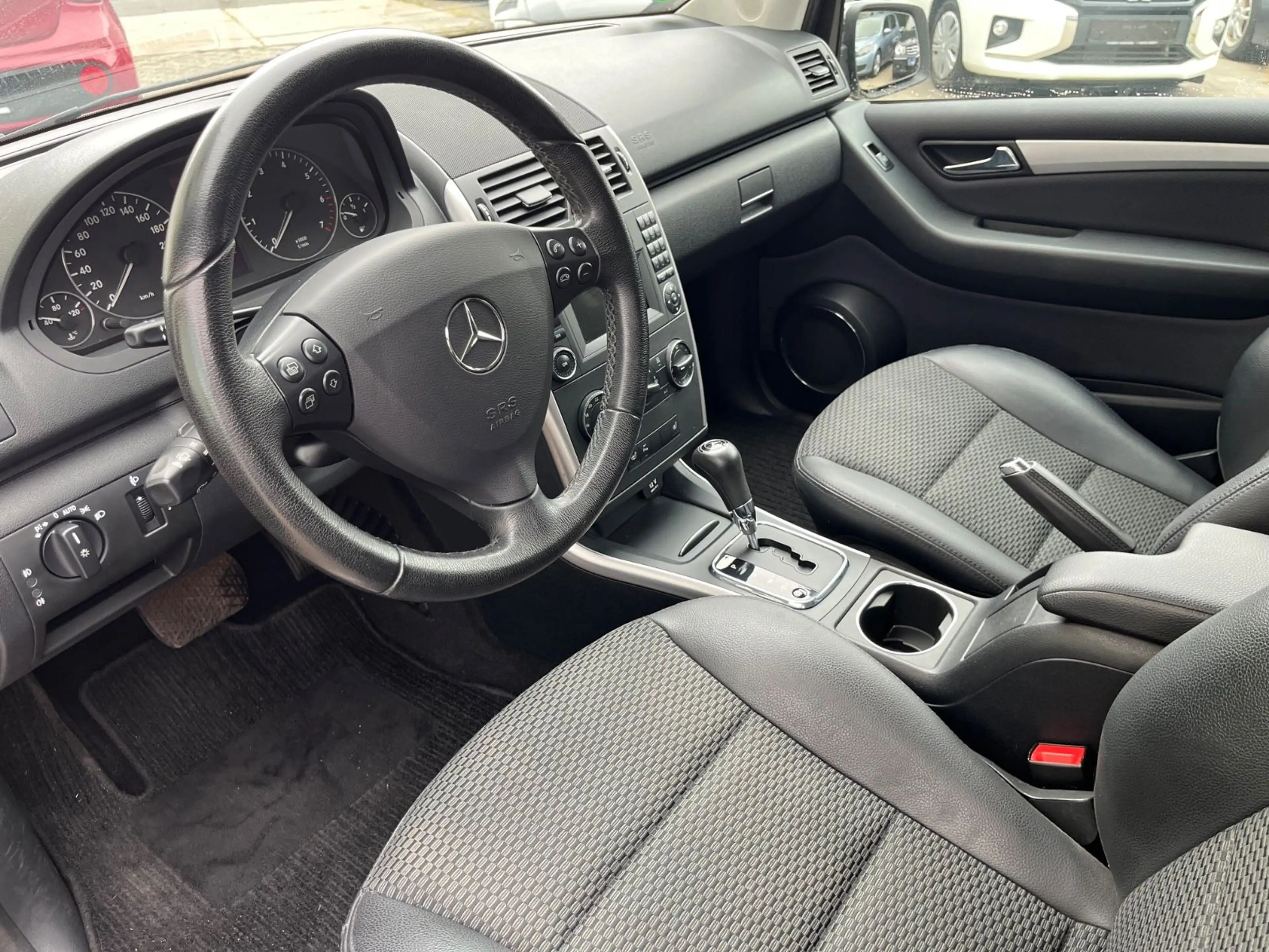 Mercedes-Benz A 180 1HAND ,Tüv neu — photo 6