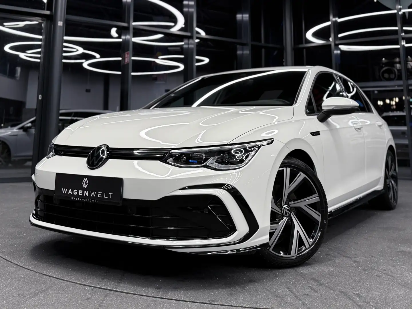 Volkswagen Golf VIII 1,5 TSI R-Line, Pano, Matrix-Led, ACC, H&K Weiß - 1