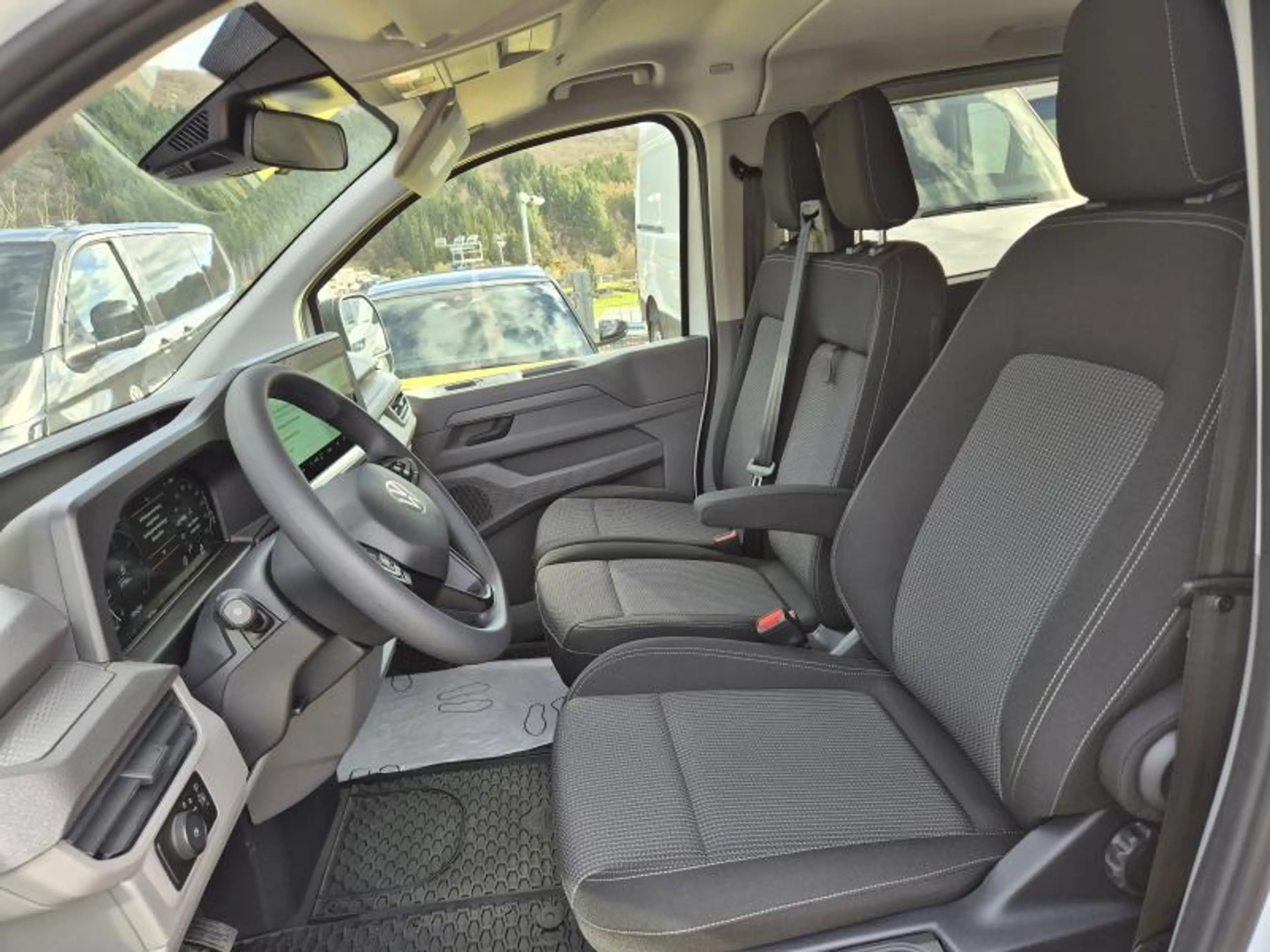 Volkswagen T7 Caravelle 9 places, boite aut. — photo 5