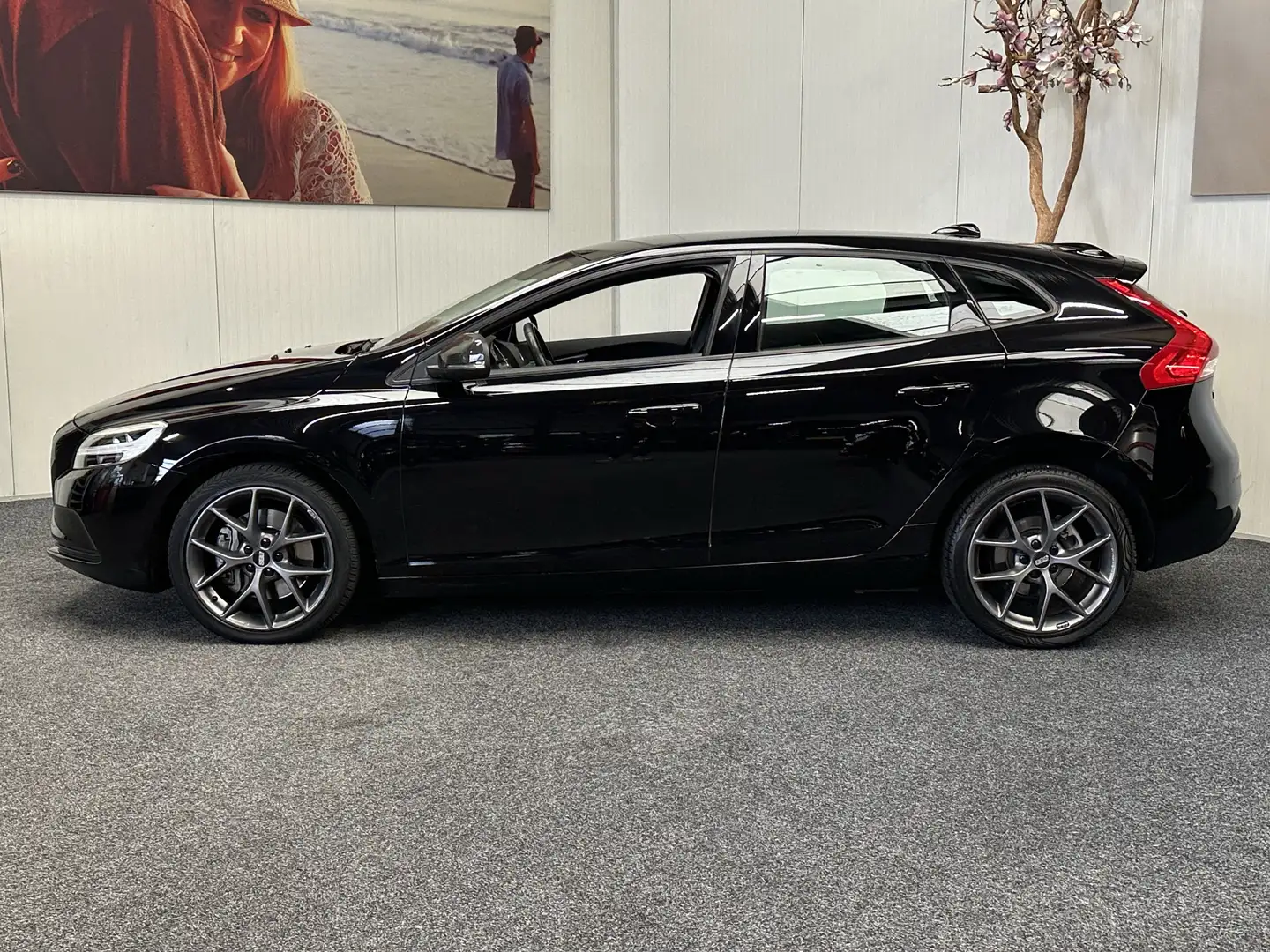 Volvo V40 1.5 T2 INSCRIPTION AUTOMAAT LEDER ZWARTE HEMEL CRU Noir - 2