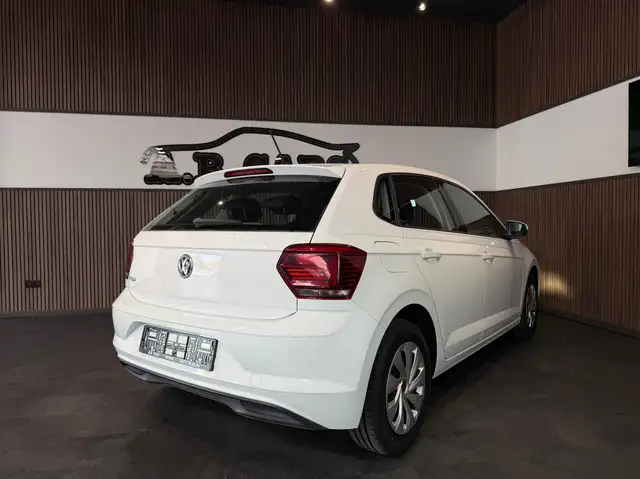 Volkswagen Polo view 6